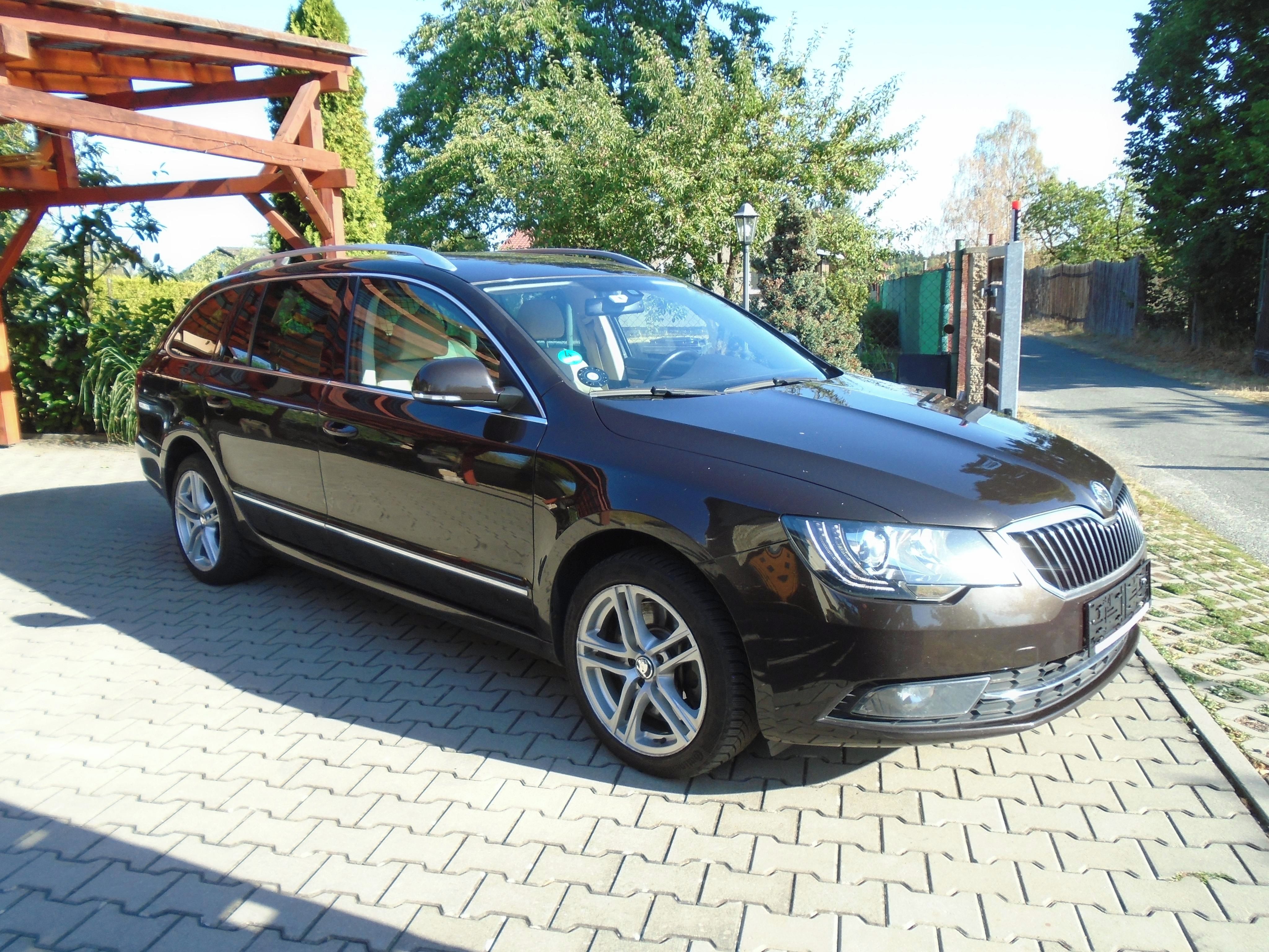 Škoda Superb, 3,6,xenony,4x4,servisováno!