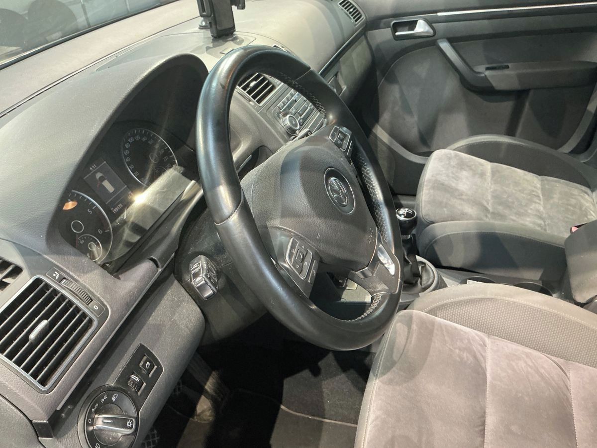 Volkswagen Touran, 2.0Tdi 103KW HIGHLINE BI-XENON - fotka 3