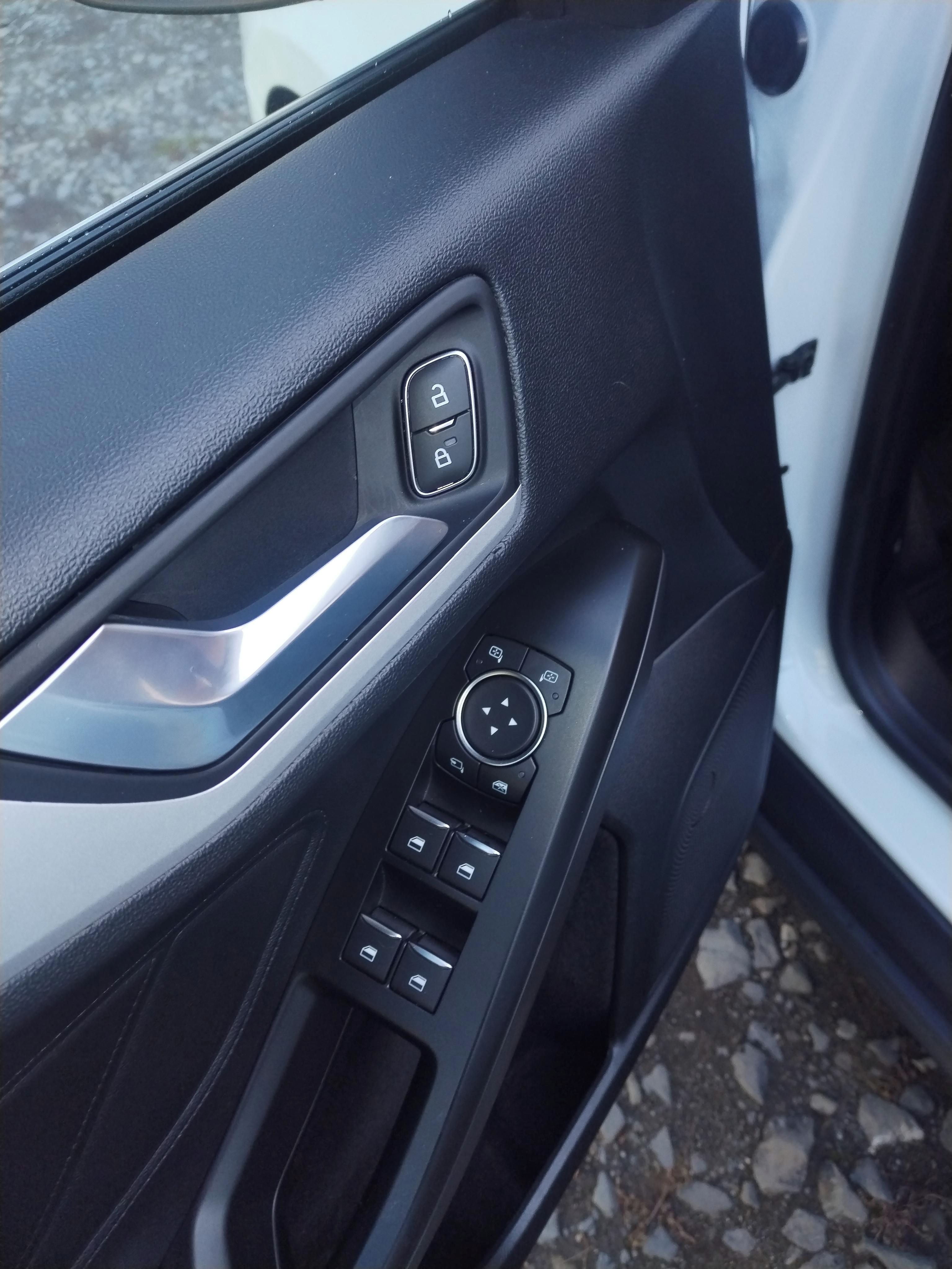 Ford Focus, 1.0i 74kw-47000km,TOP STAV - fotka 6
