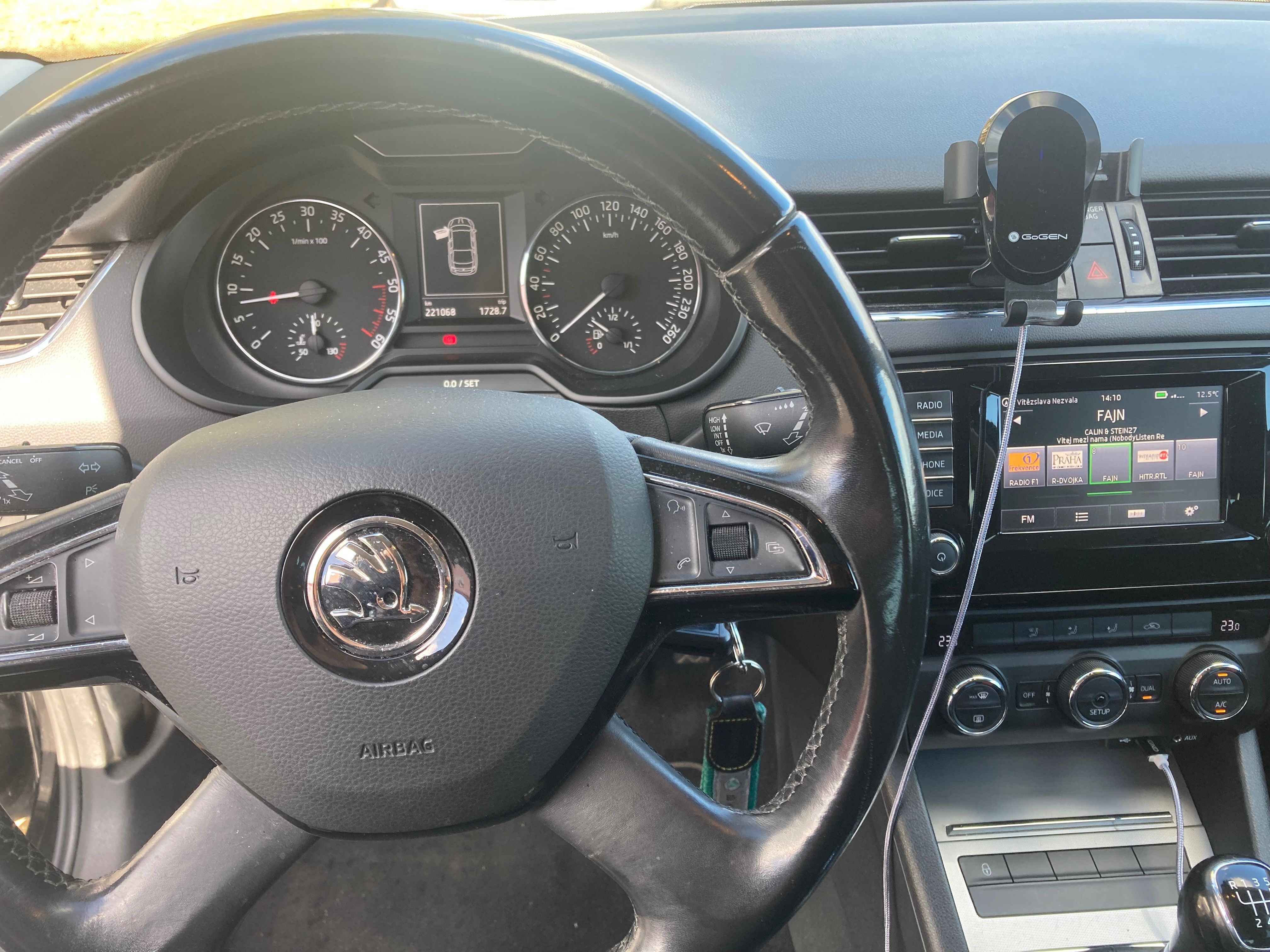 Škoda Octavia, 1,6 tdi 77 kw - fotka 4