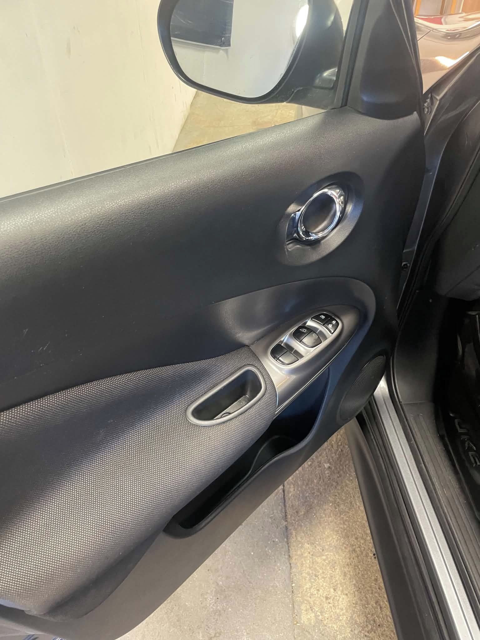 Nissan Juke, 1.6 benzín, Automat, Nová STK - fotka 6