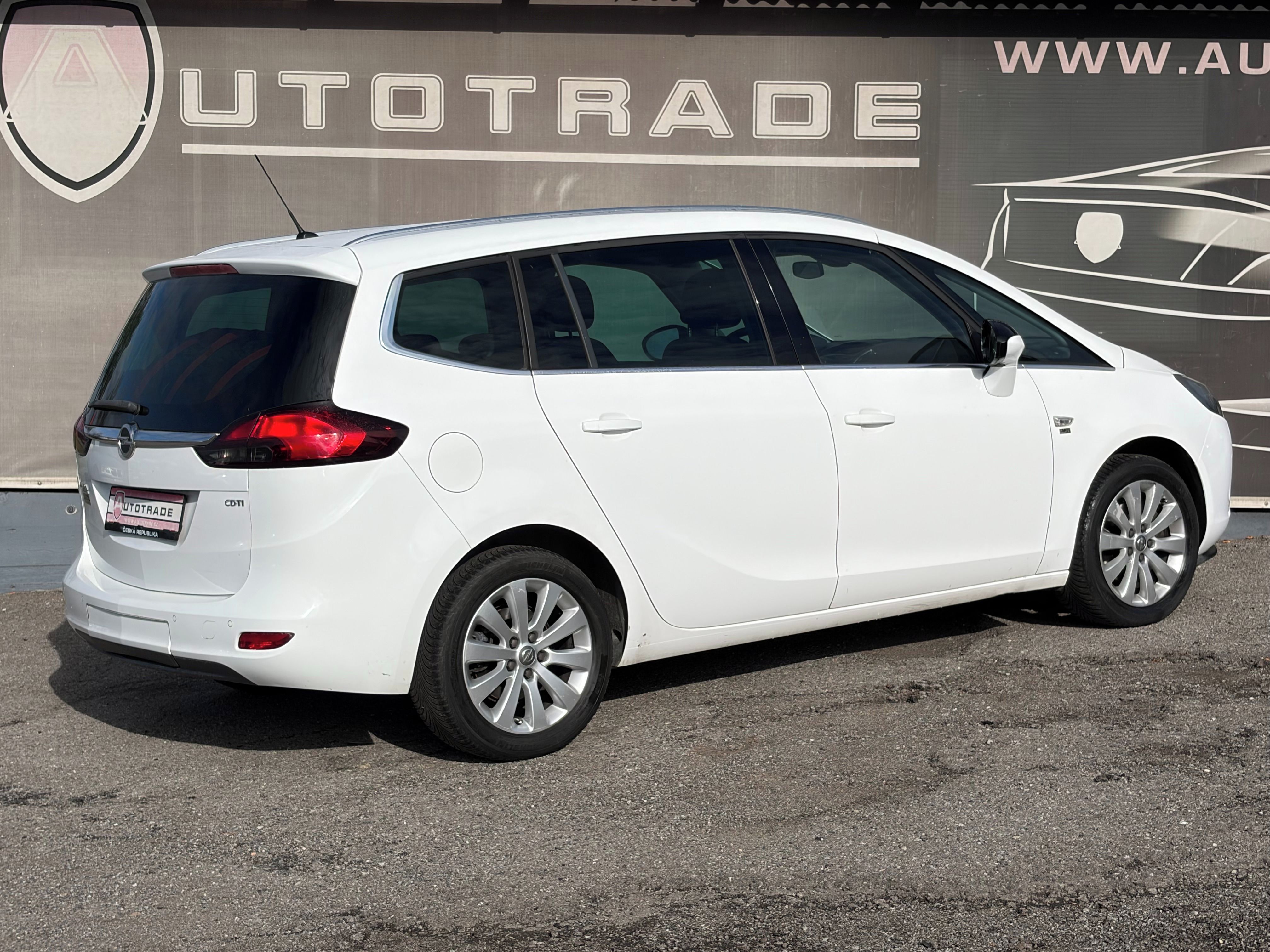 Opel Zafira, 2.0 CDTi 81kW, 2x kola, 7 míst - fotka 4