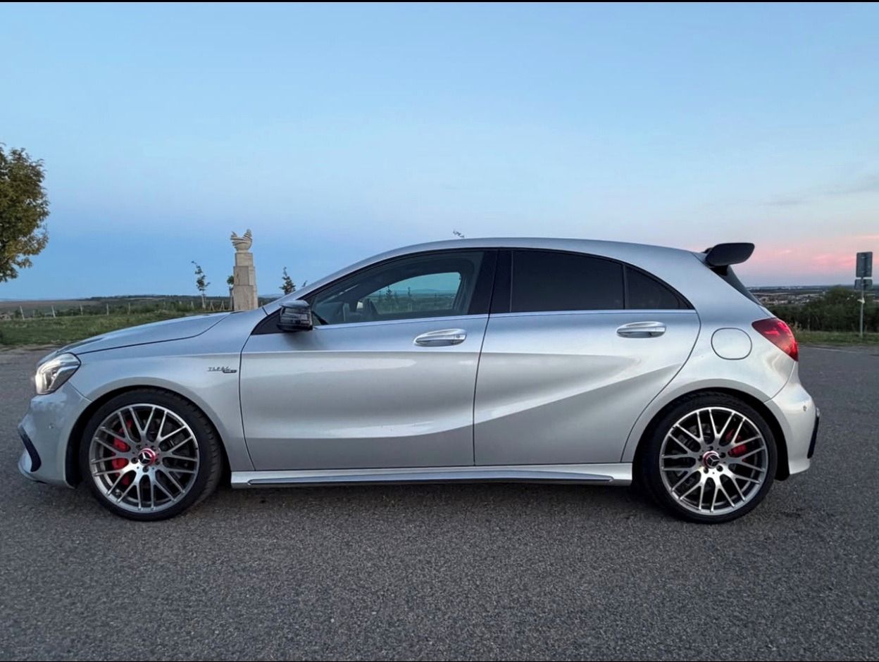 Mercedes-Benz Třídy A, Mercedes-Benz A45 AMG 4MATIC - fotka 2