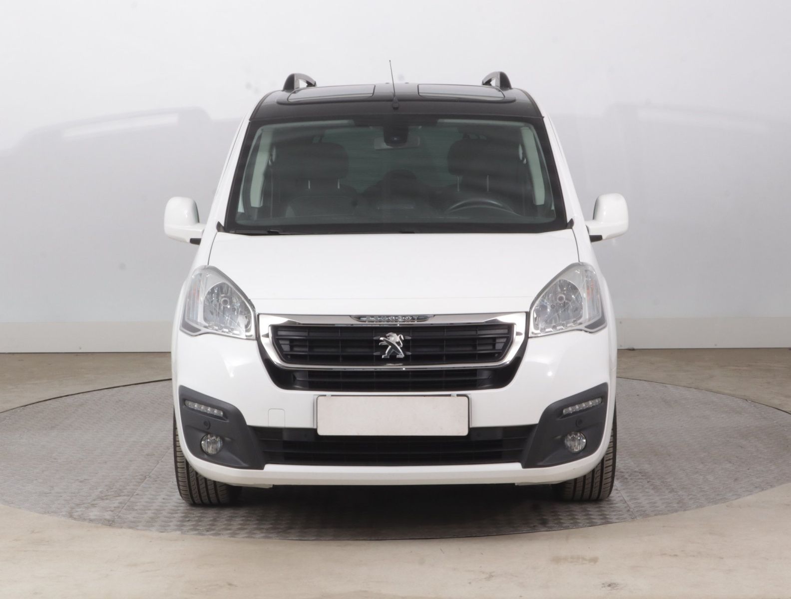 Peugeot Partner, 1.6 BlueHDi, Allure, 5Míst, ČR - fotka 2