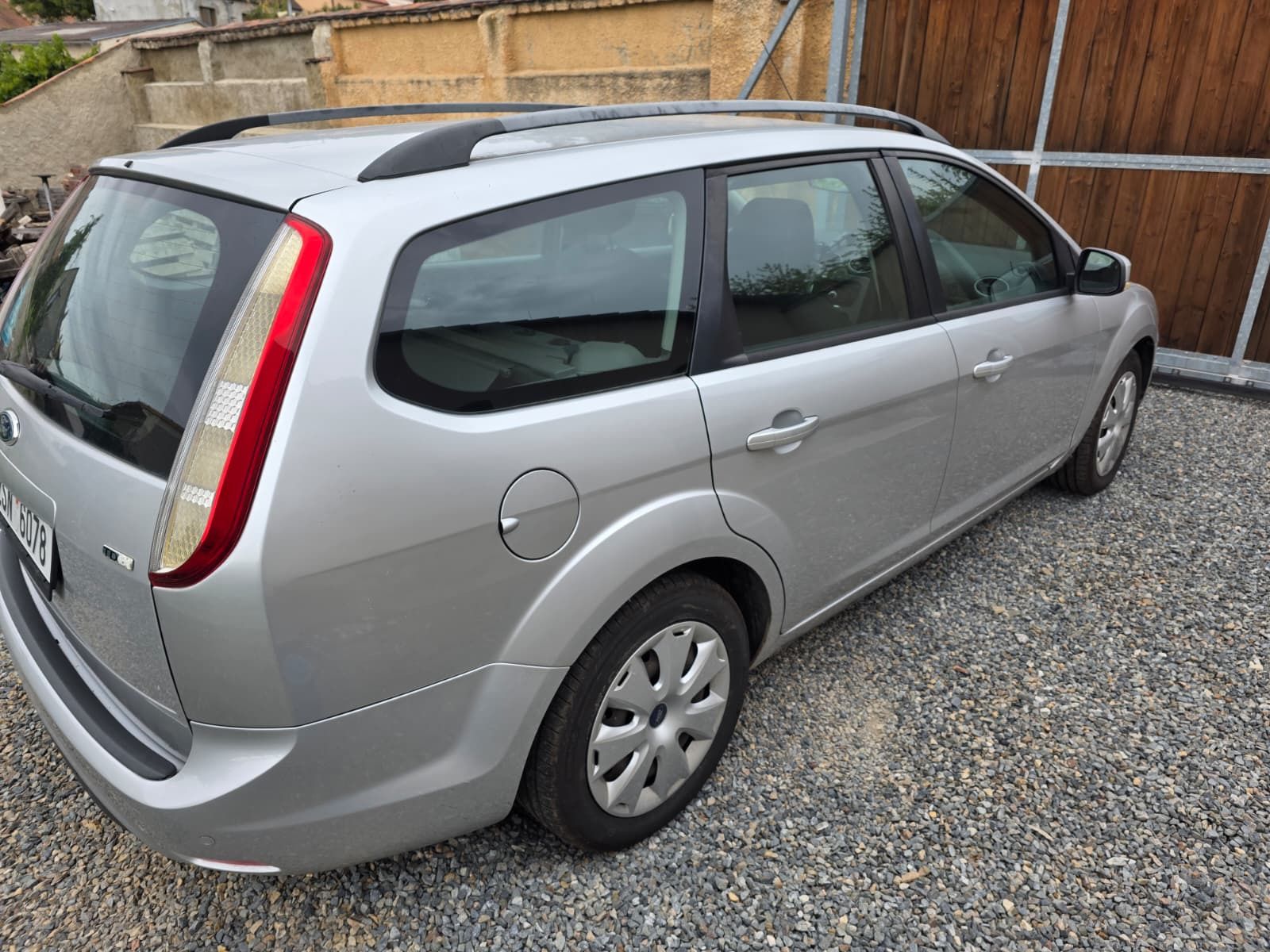 Ford Focus, 1,8 TDI druhý majitel - fotka 3