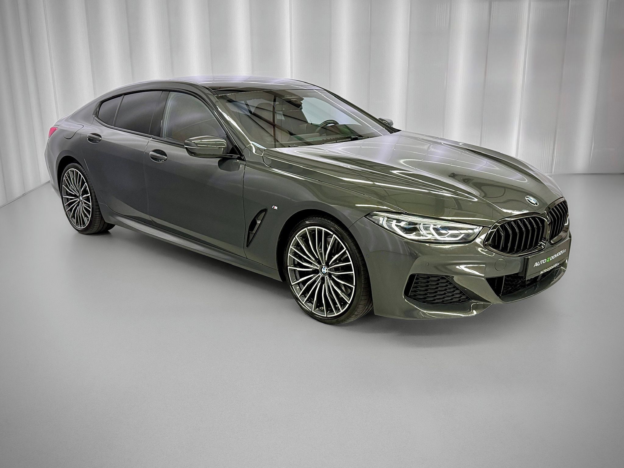 BMW Řada 8, 840d xDrive  GC M-SPORT - fotka 3