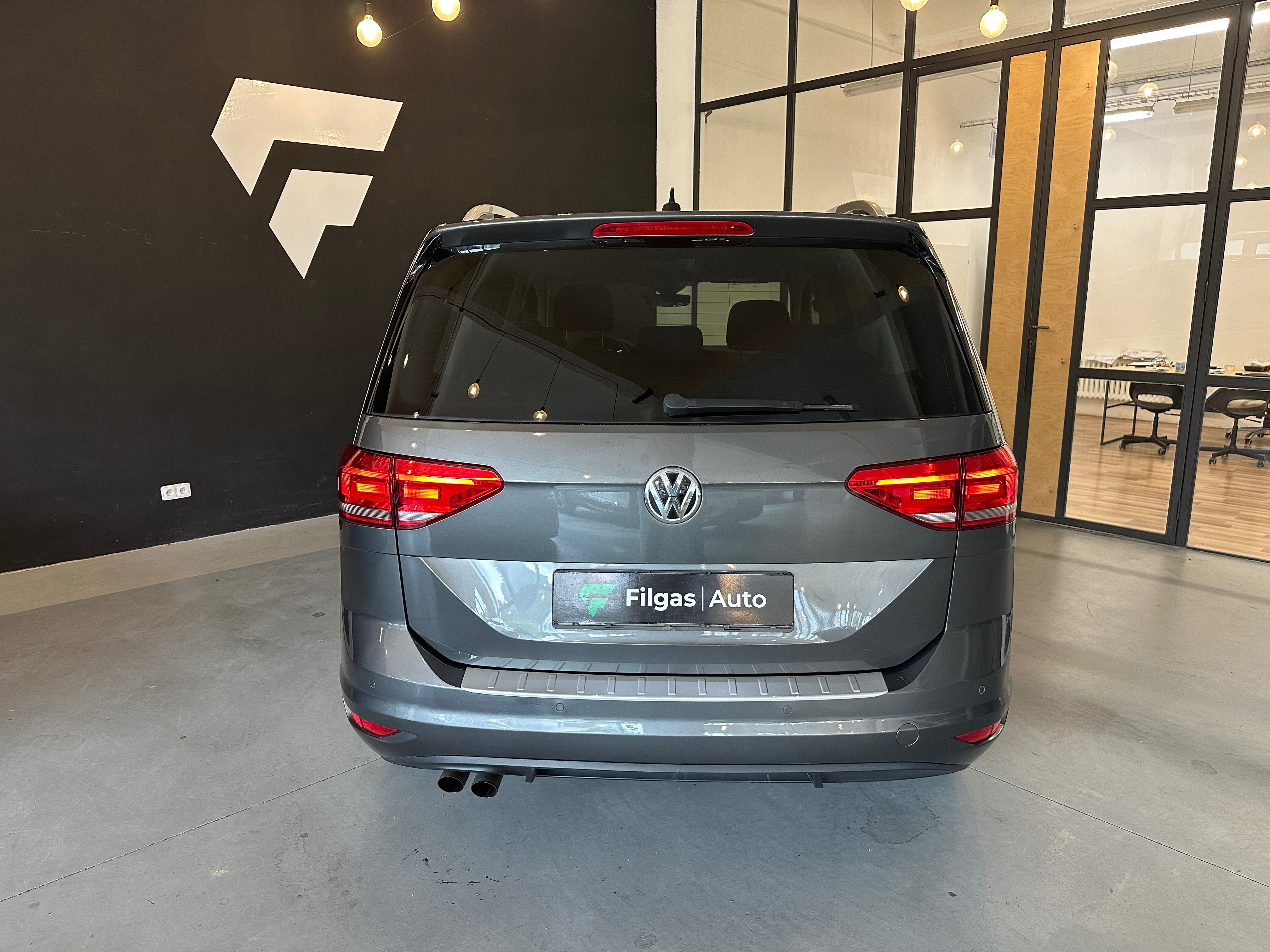 Volkswagen Touran, 1.4TSI DSG 110KW HIGHLINE - fotka 4