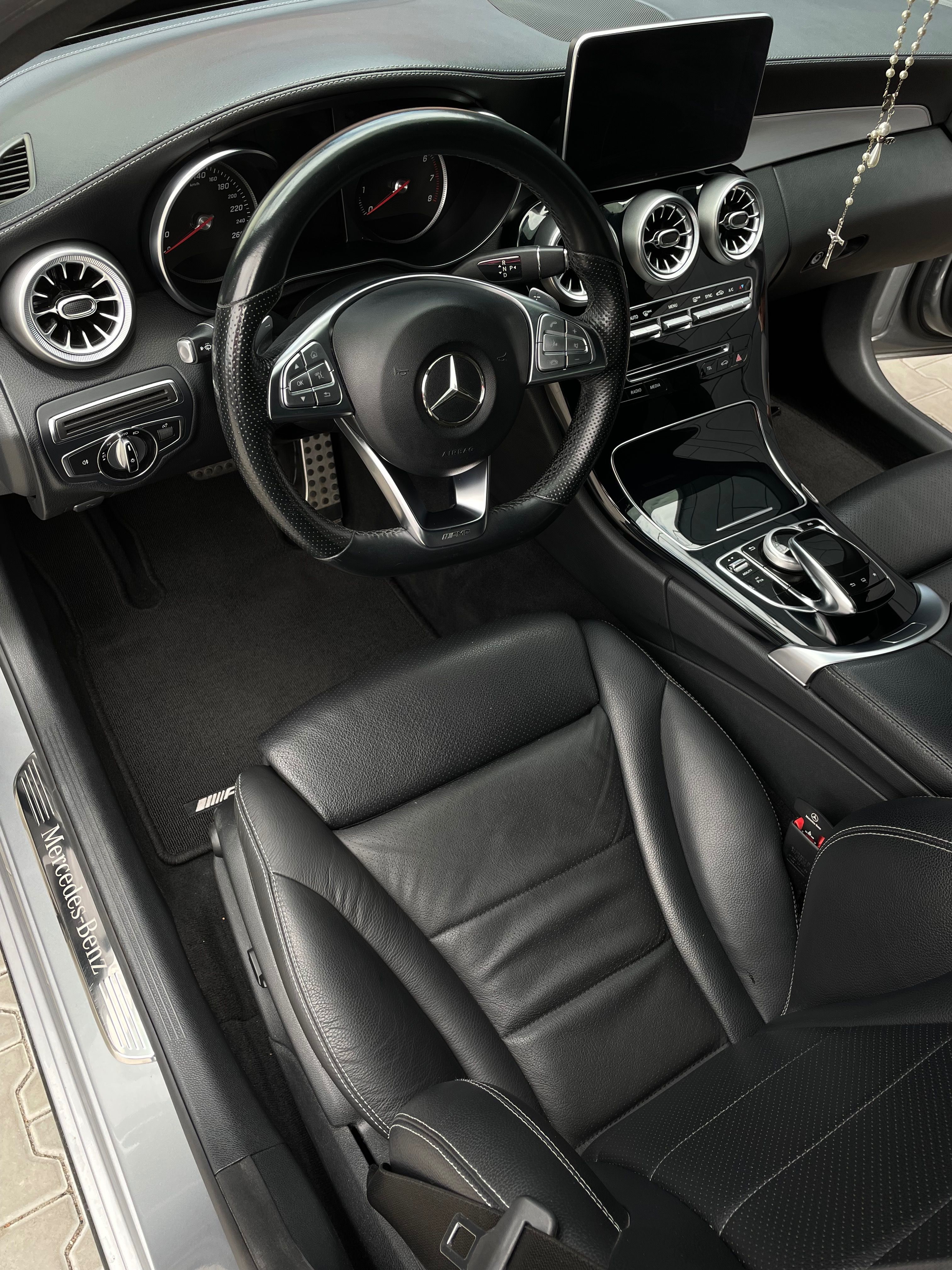 Mercedes-Benz Třídy C, Mercedes Benz C 200 AMG benzín - fotka 6