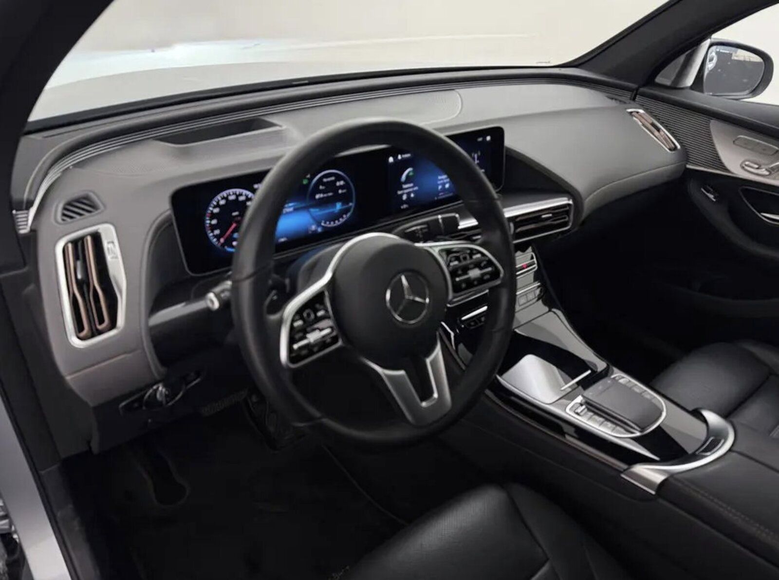 Mercedes-Benz EQC, EQC 400 4MATIC, SoH 94%, 4X4 - fotka 3