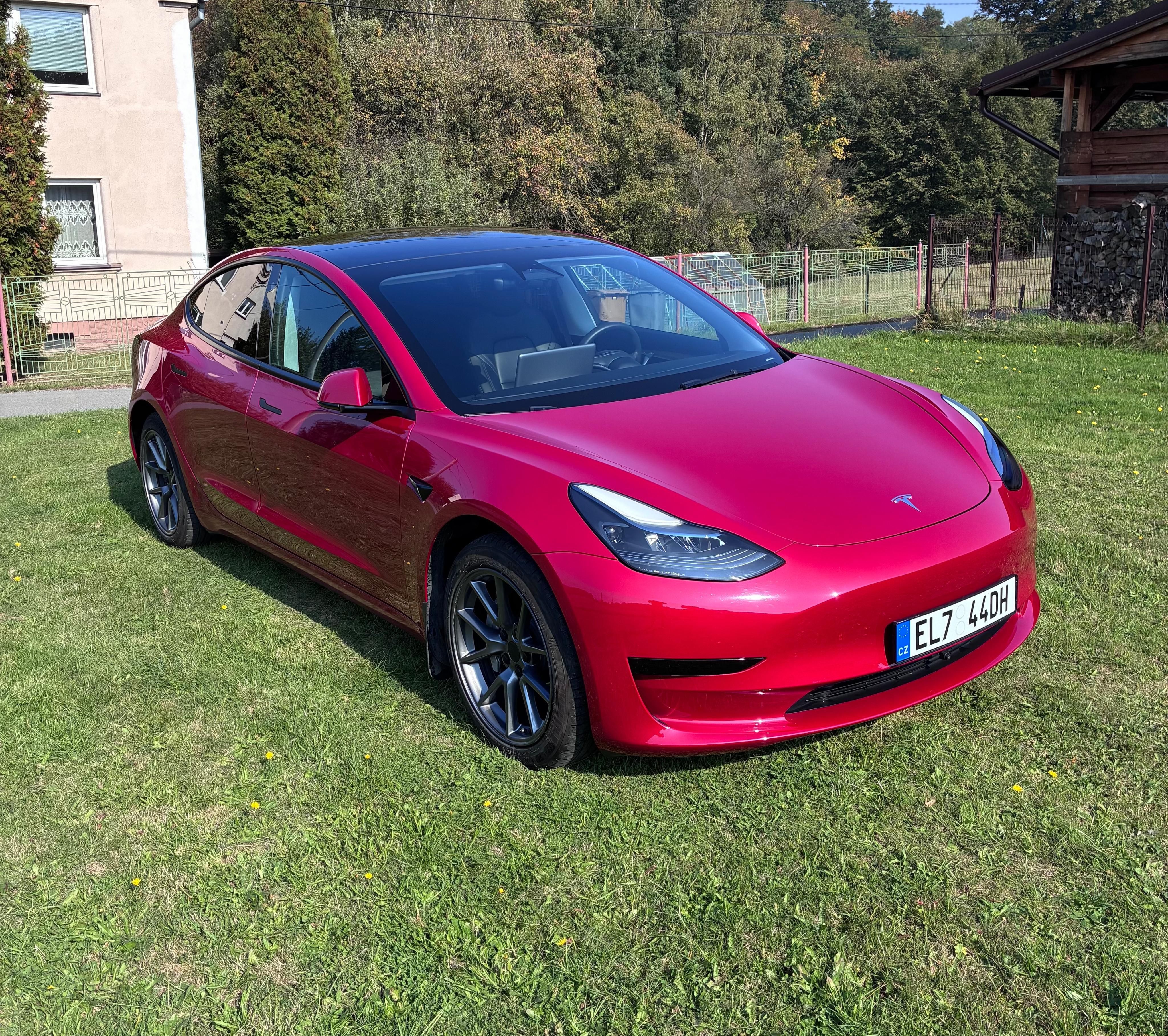 Tesla Model 3, TM 3 SR,nové v ČR, LFP, 3/2023 - fotka 3