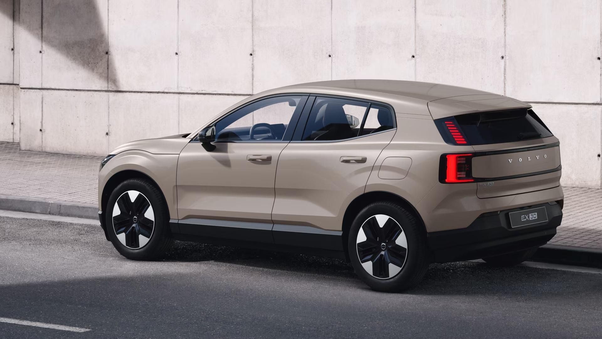 Volvo EX30, P5 ELECTRIC RWD PLUS - fotka 2