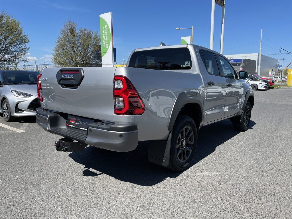 Toyota Hilux, 2.8D Invincible ODBĚR 3/2027 - fotka 3