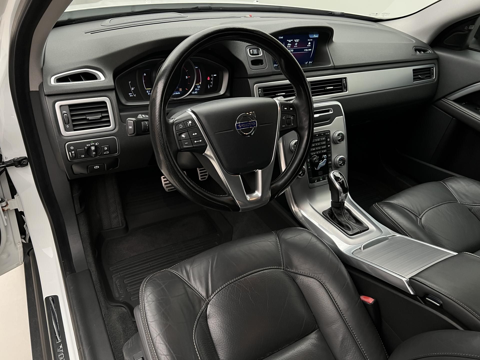 Volvo XC70, D4 SUMMUM AUT - fotka 3