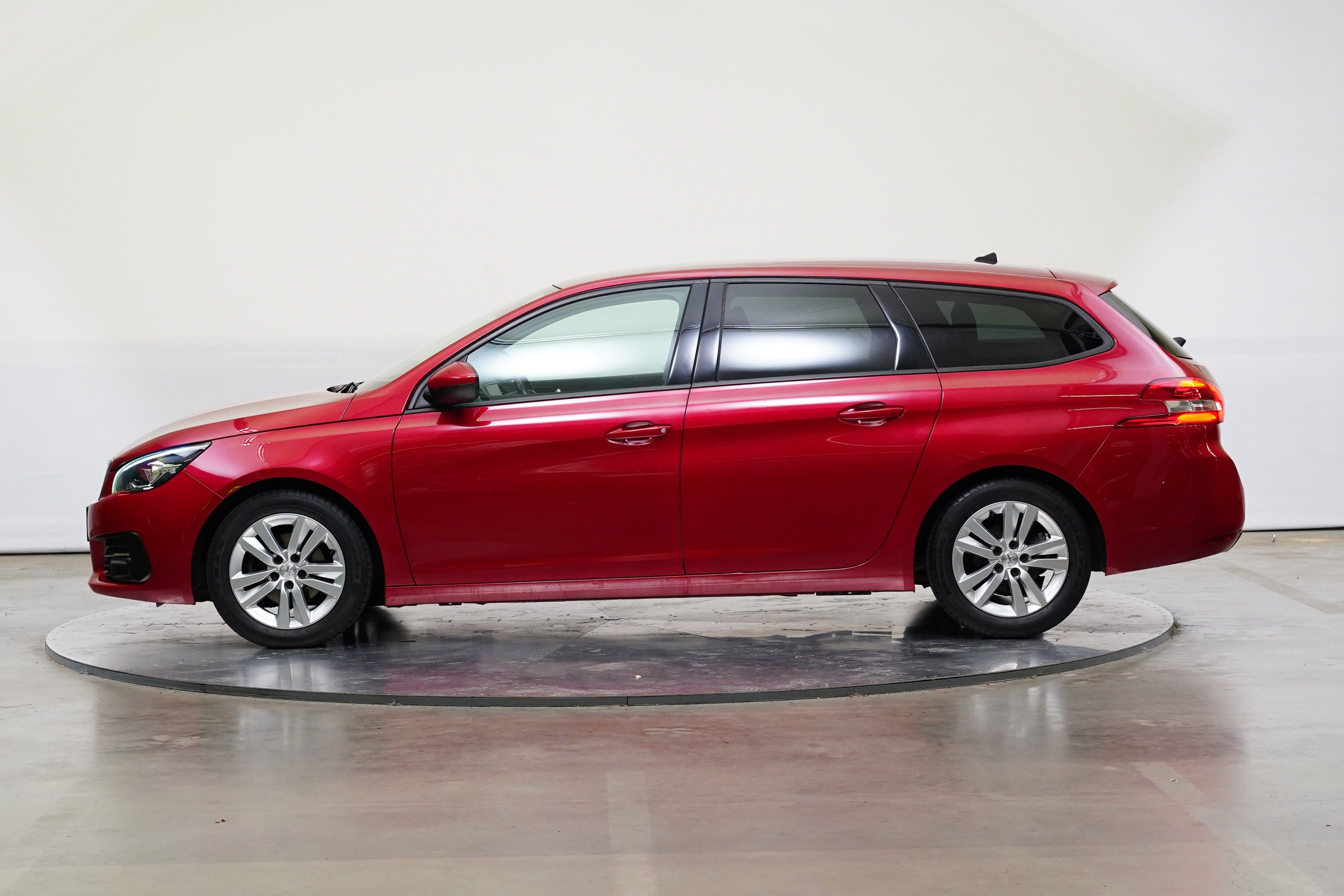 Peugeot 308, 1.2 PT 96 kW - fotka 3