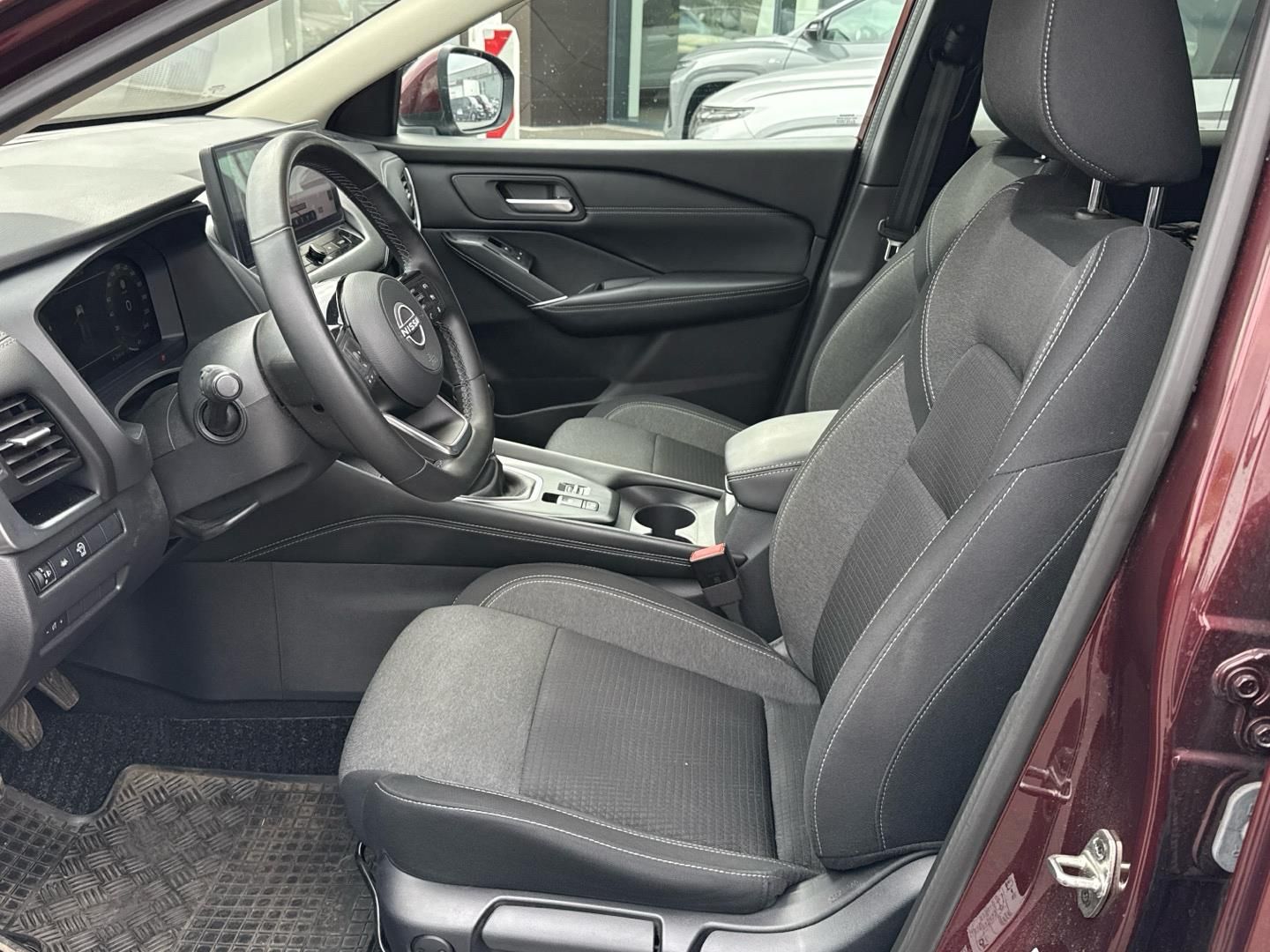 Nissan Qashqai, 1.3 DIG-T / 103 kW MHEV N-Conn - fotka 5