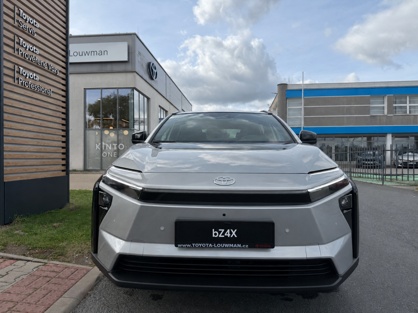 Toyota bZ4X, Executive 73.1 kWh - fotka 2