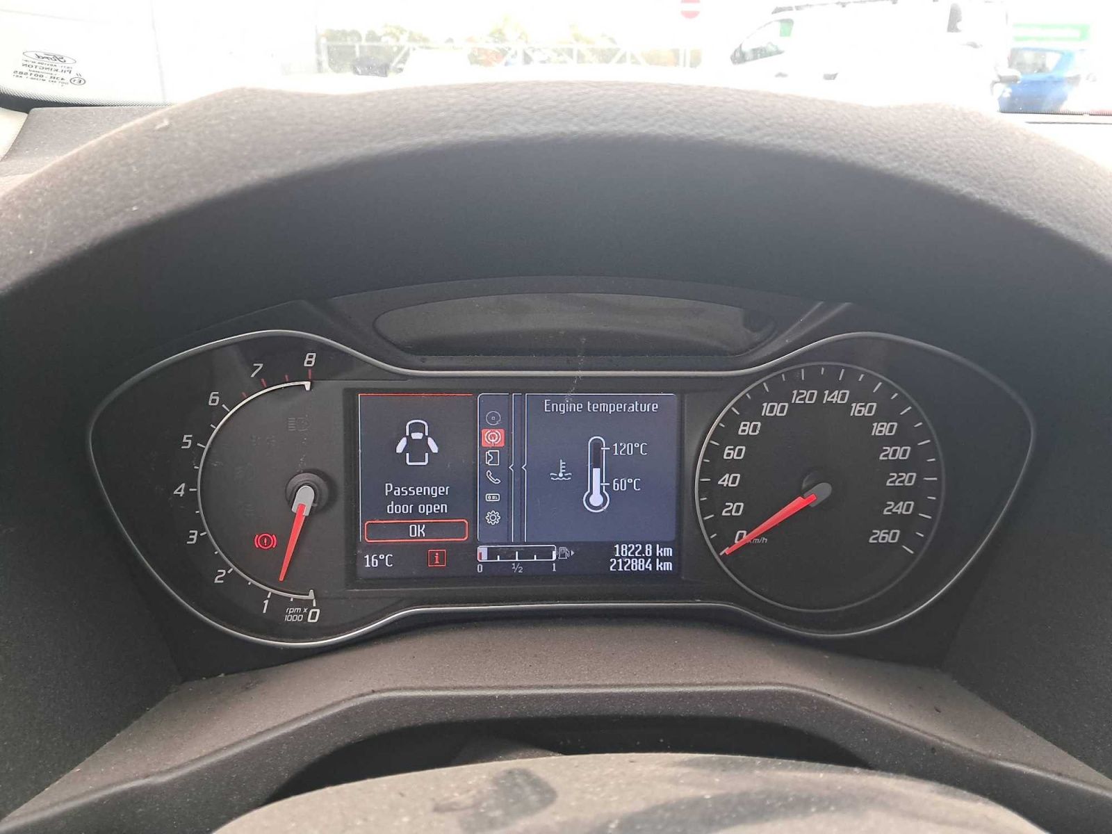 Ford Mondeo, 1.6 EcoBoost, Kožené sedačky - fotka 3