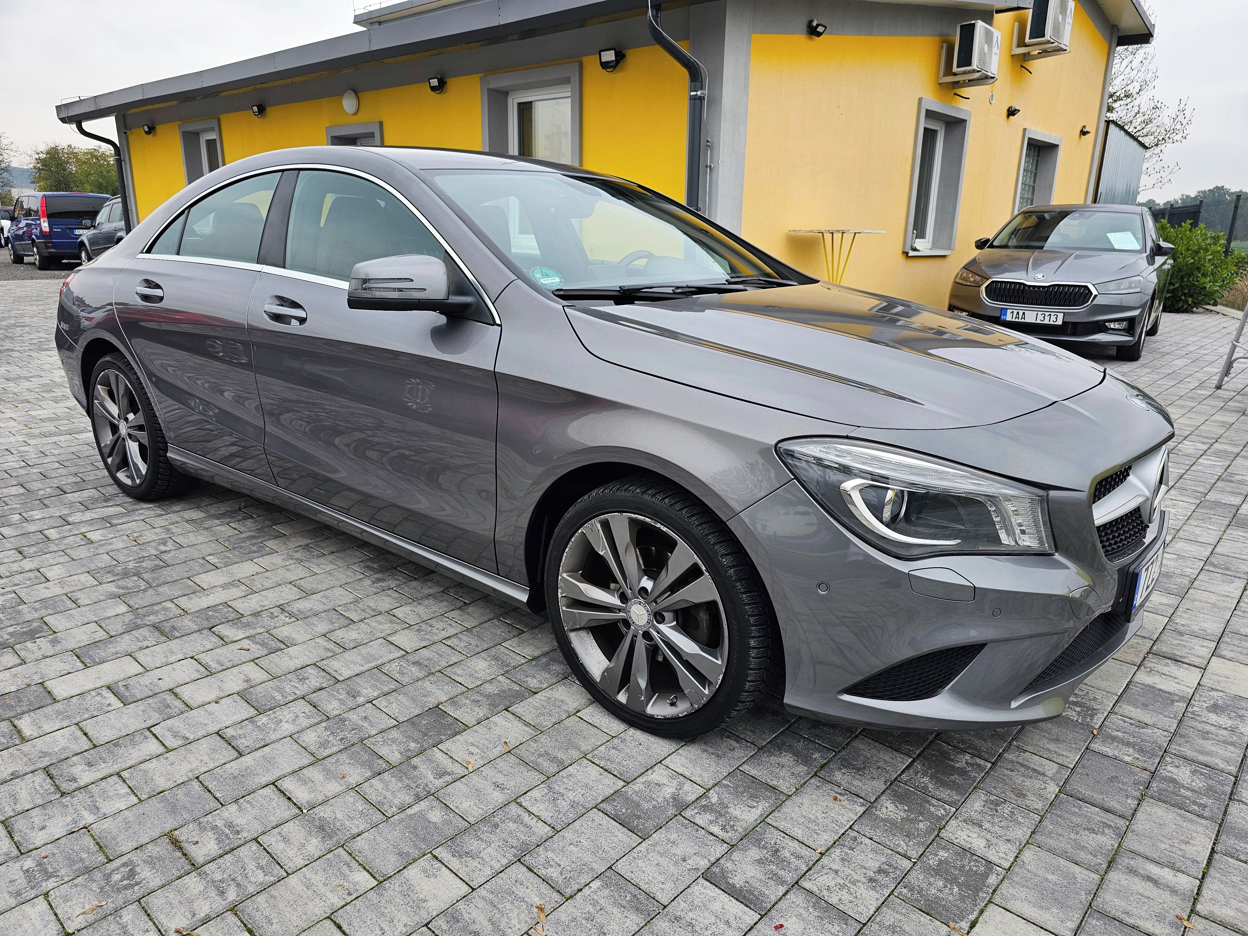 Mercedes-Benz CLA, 180 1.6 90kW - fotka 3