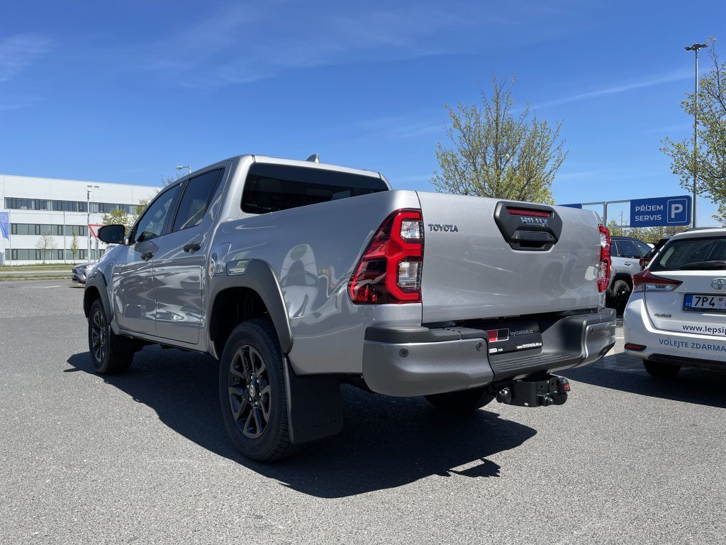 Toyota Hilux, 2.8D Invincible ODBĚR 3/2027 - fotka 6
