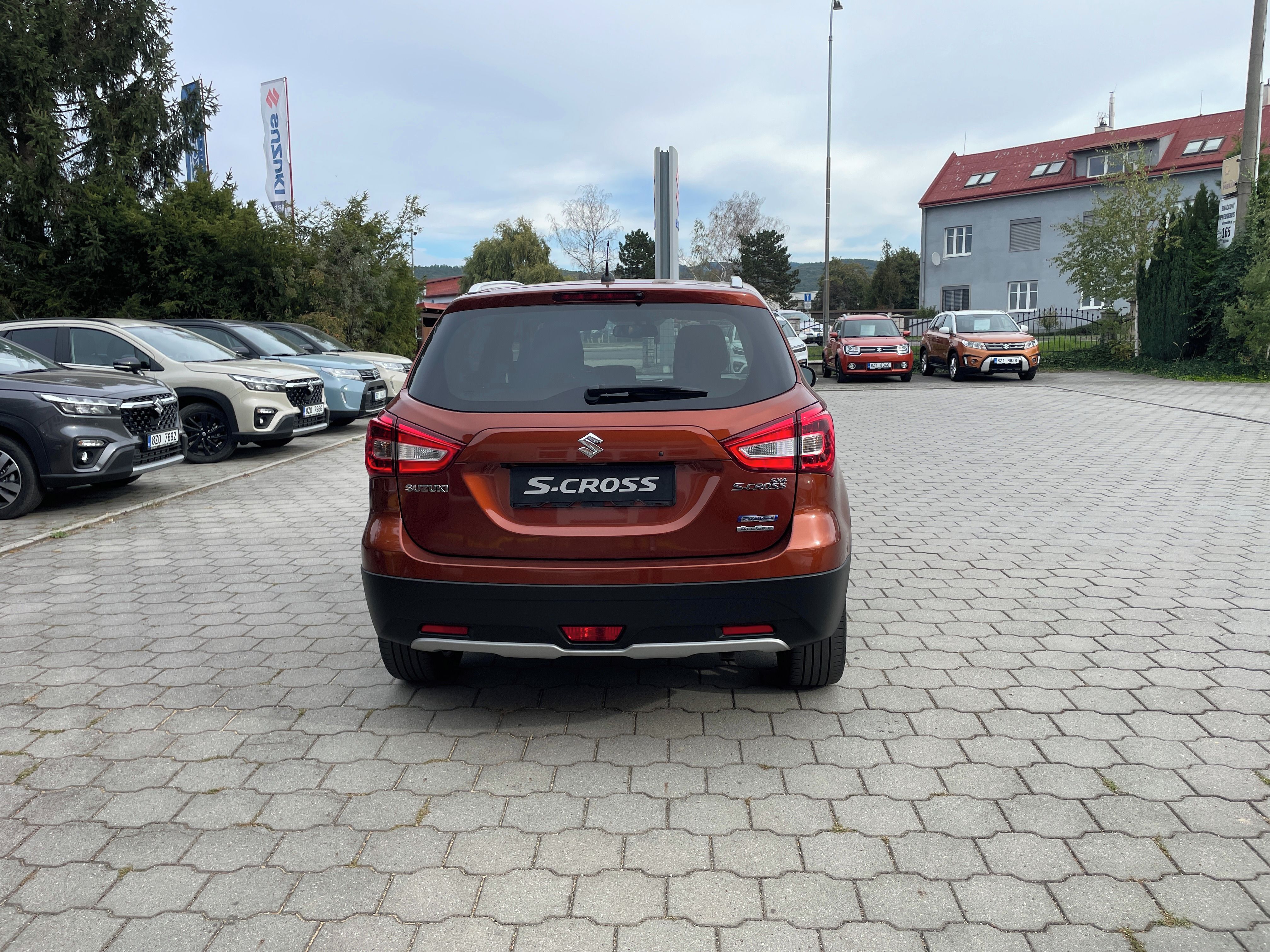 Suzuki SX4 S-Cross, 1,4 Premium 4x4 Hybrid - fotka 4