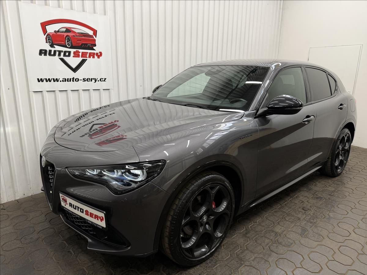 Alfa Romeo Stelvio, VELOCE 154kW Q4 H&K LED R21 - fotka 2
