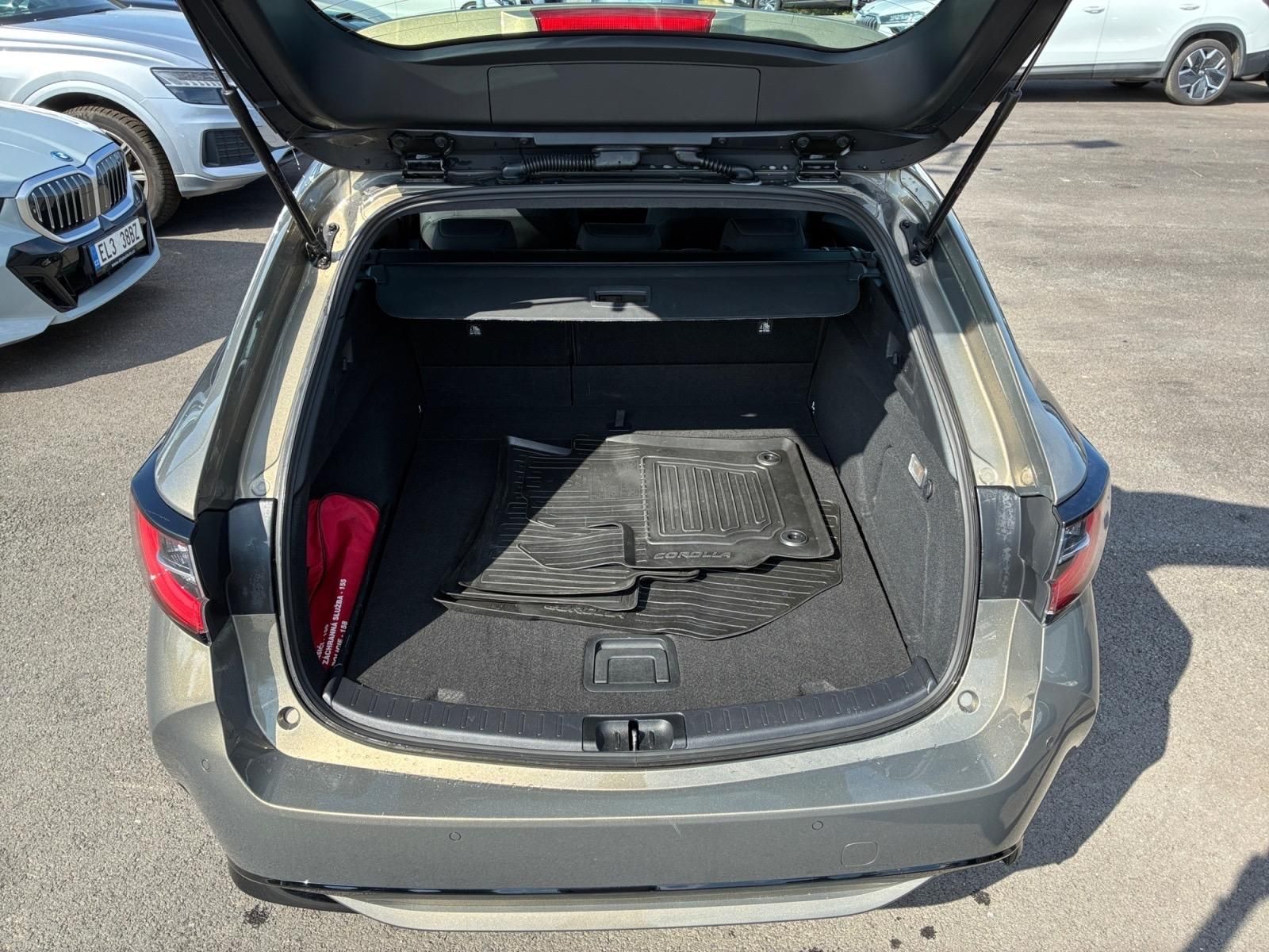 Toyota Corolla, COMFORT 2.0 HYBRID 112kW CZ - fotka 6