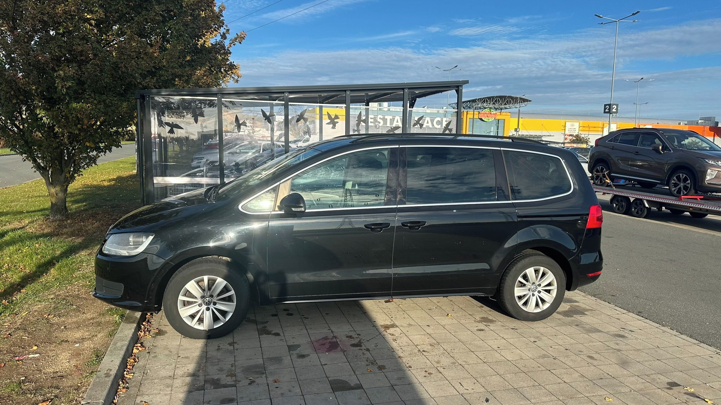 Volkswagen Sharan, 2.0 TDI, 103kW, 7 míst, tažné - fotka 2