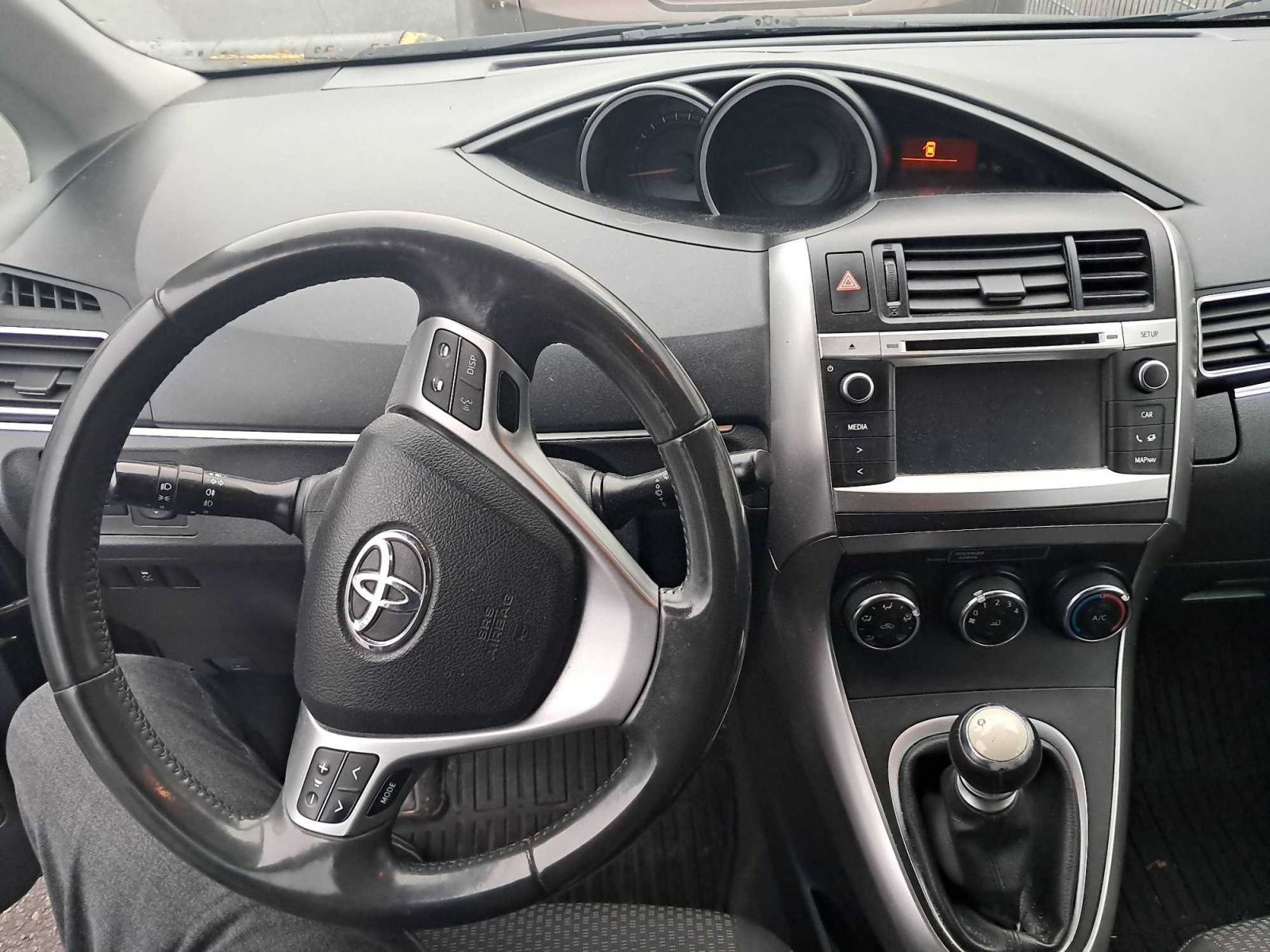Toyota Verso, 1.8 Valvematic, Park. senzory - fotka 3