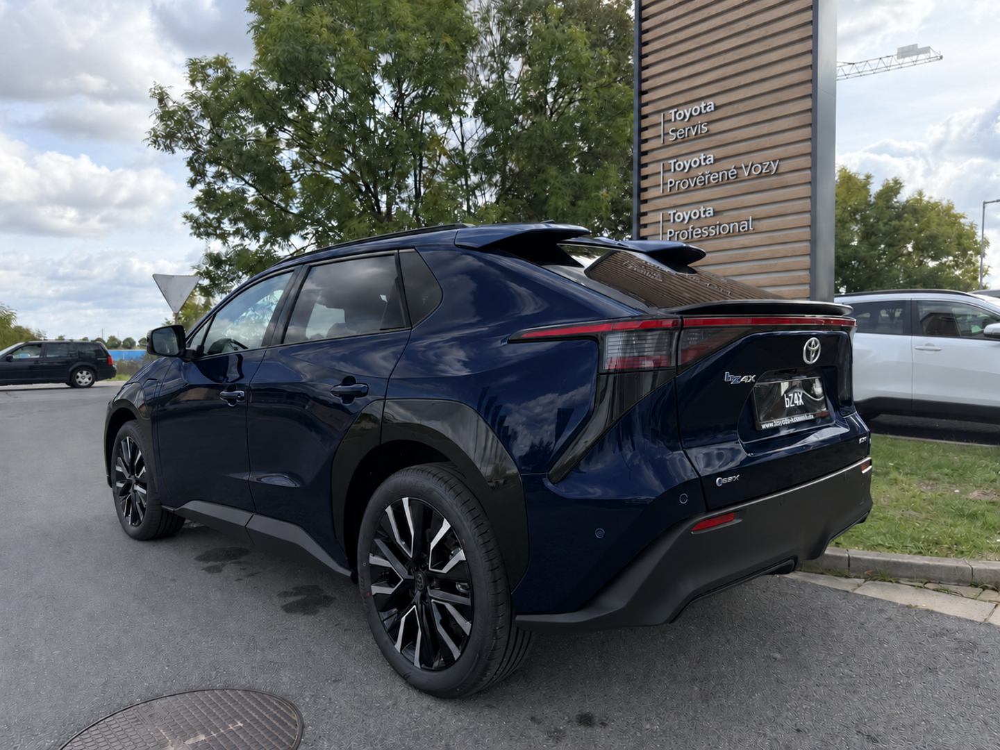 Toyota bZ4X, Executive 73.1 kWh - fotka 4