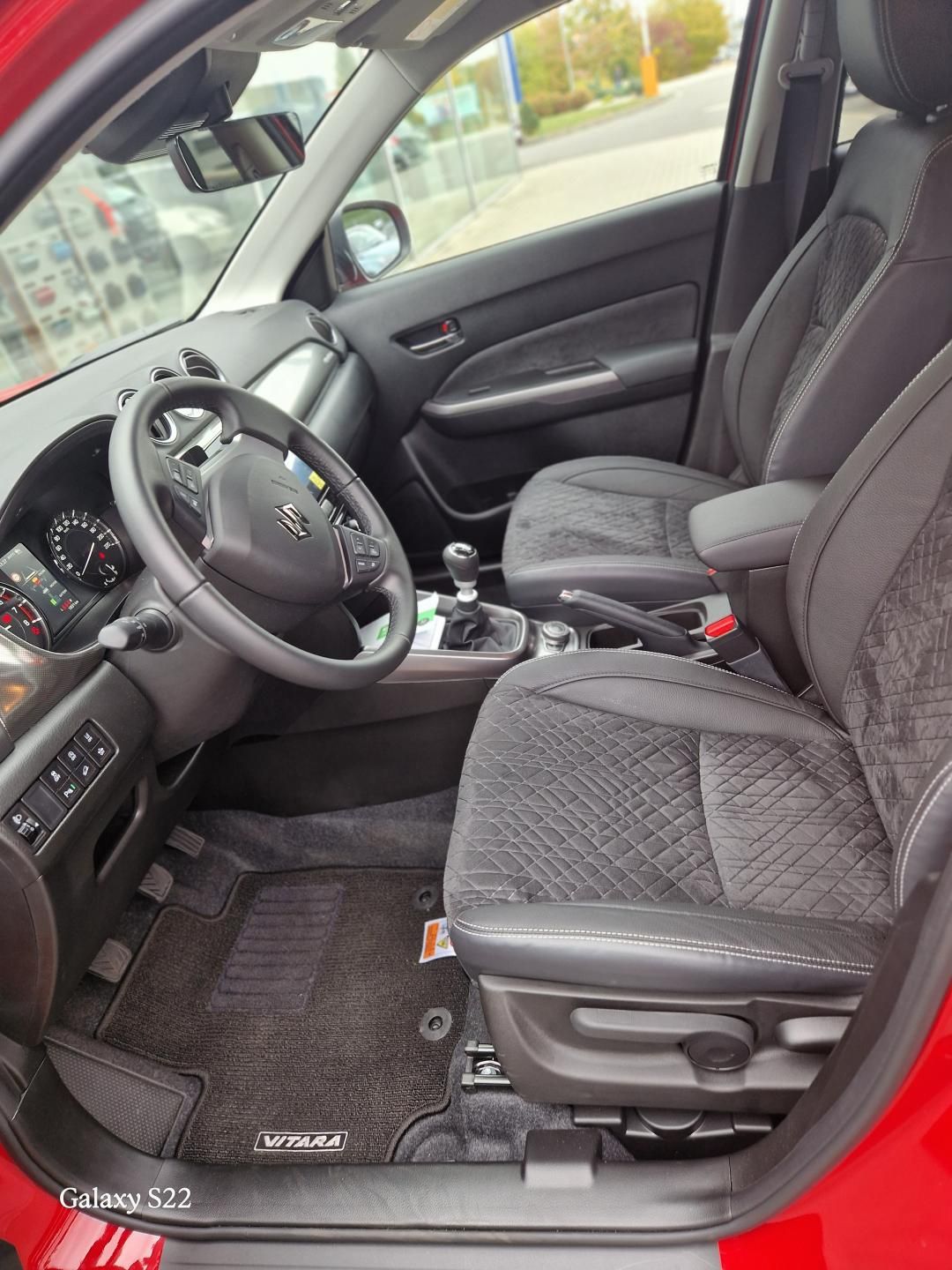 Suzuki Vitara, 1,4 BJ 6MT Elegance 4x4 - fotka 4