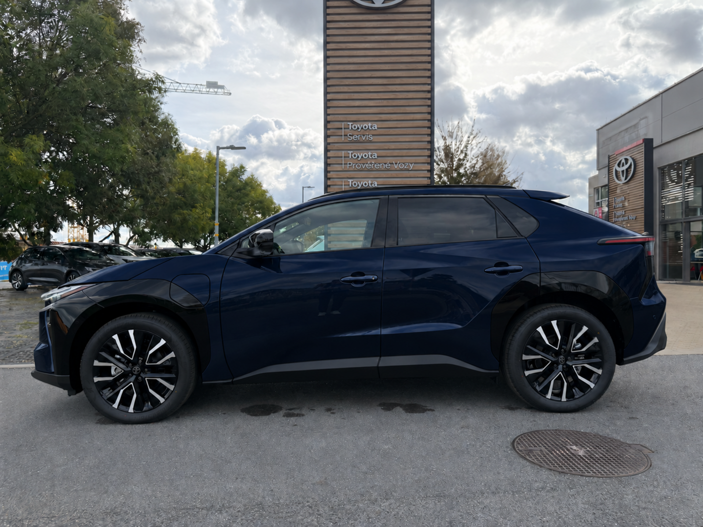 Toyota bZ4X, Executive 73.1 kWh - fotka 3