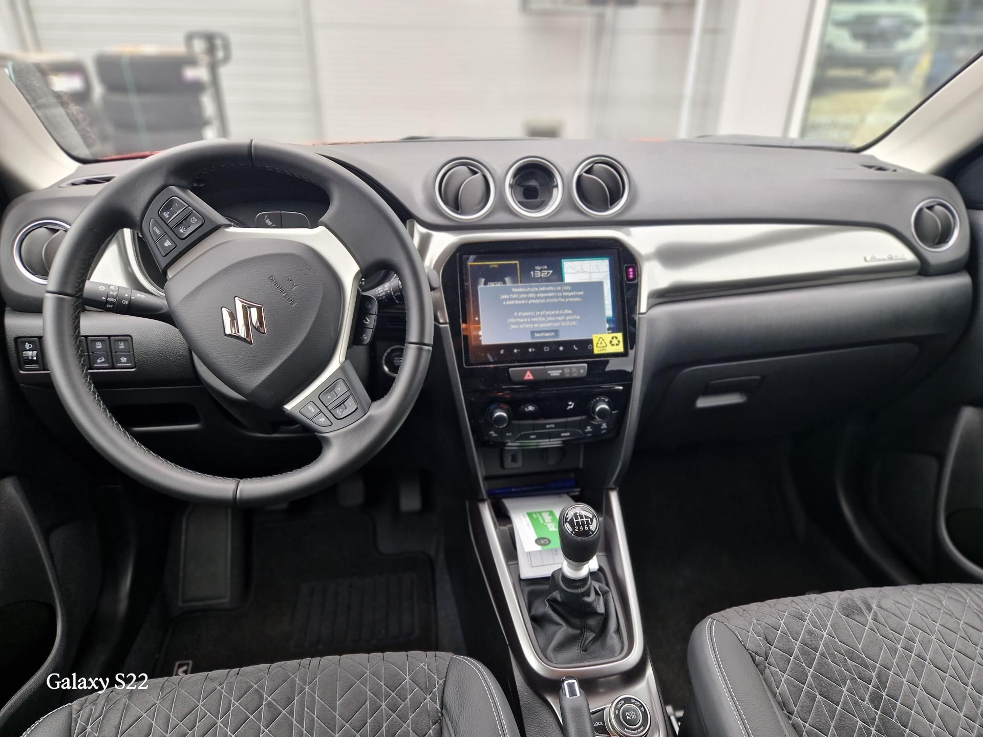 Suzuki Vitara, 1,4 BJ 6MT Elegance 4x4 - fotka 5
