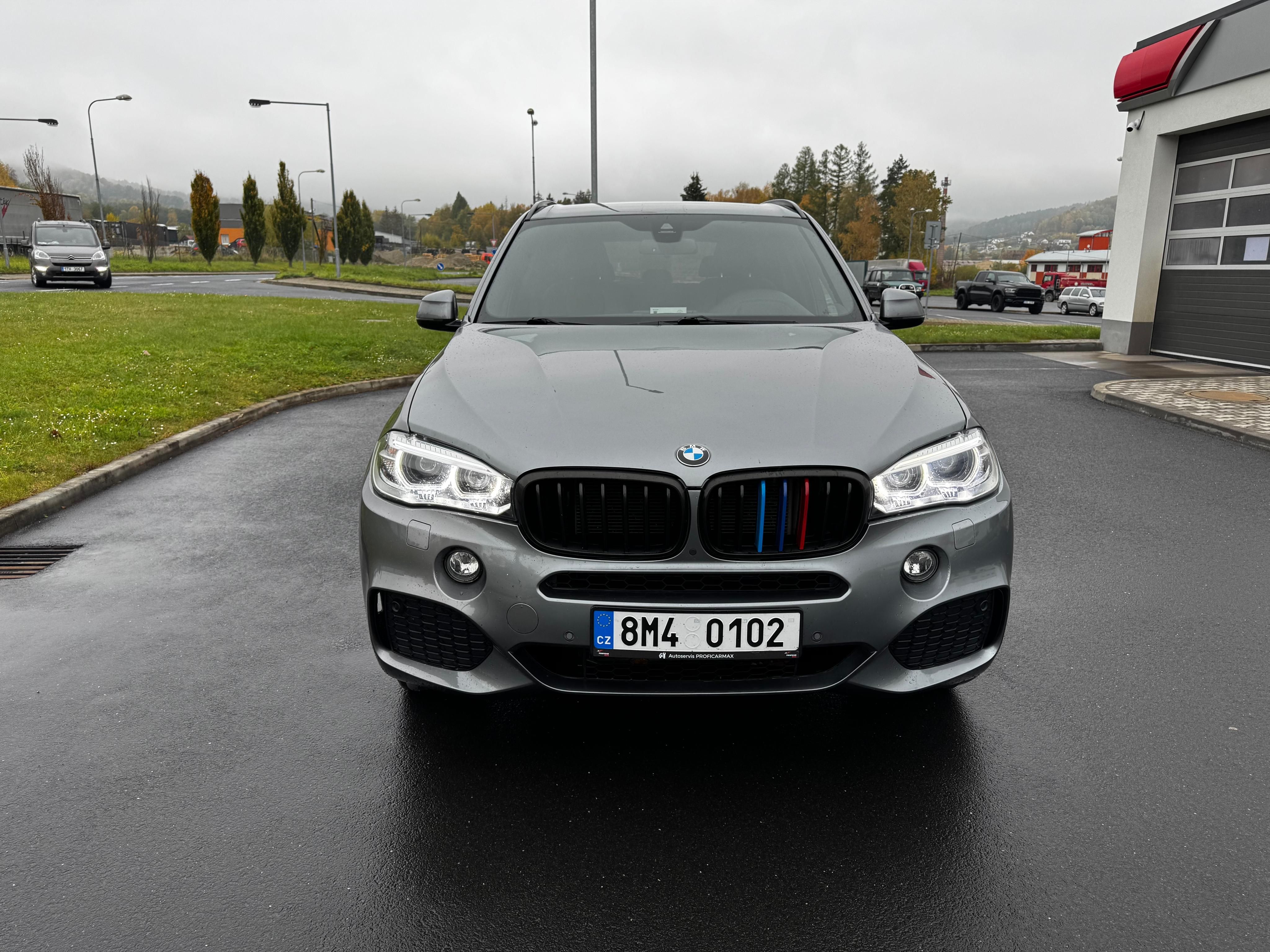 BMW X5, BMW X5 xDrive 35i M paket 2015 - fotka 4