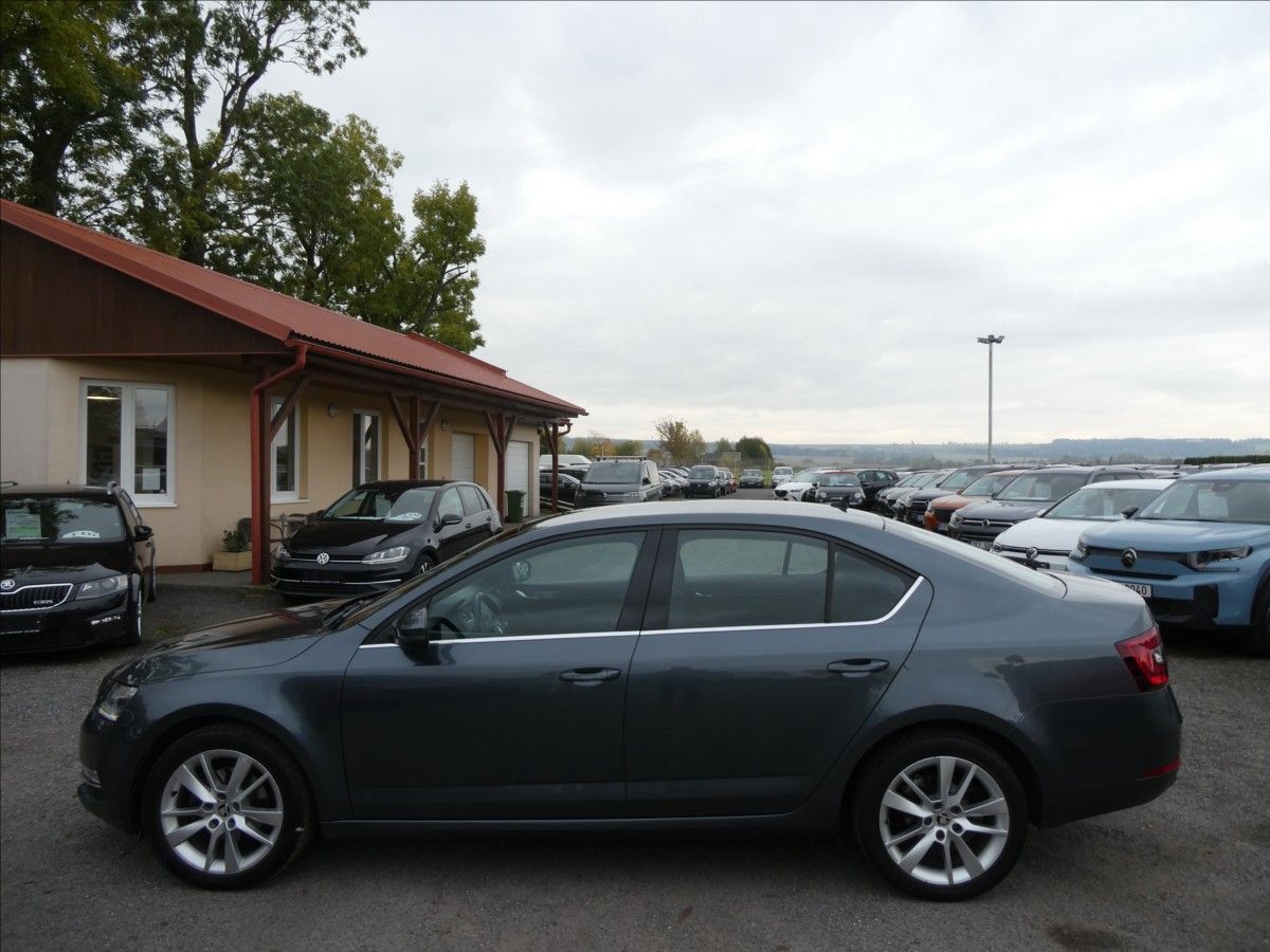 Škoda Octavia, 2,0 TDi 110kW DSG STYLE, ČR - fotka 6