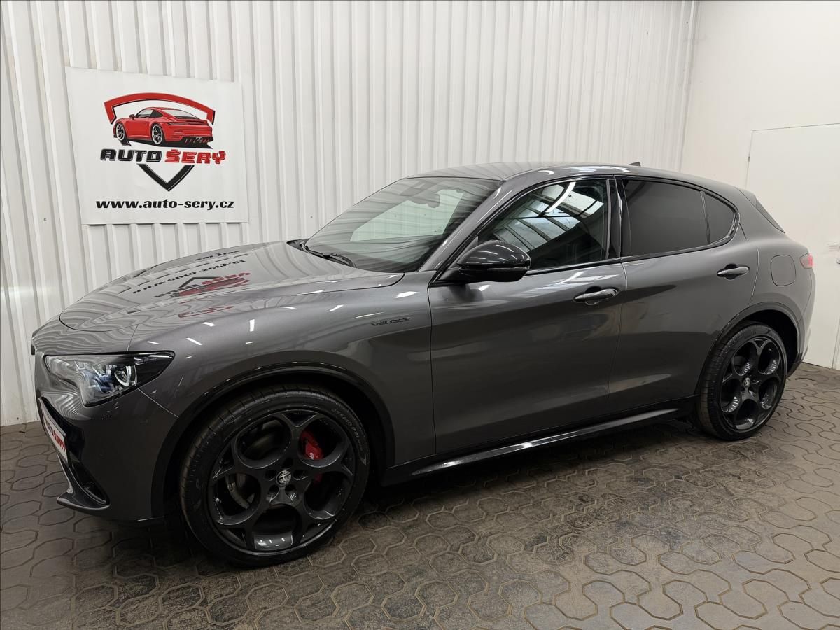 Alfa Romeo Stelvio, VELOCE 154kW Q4 H&K LED R21 - fotka 3