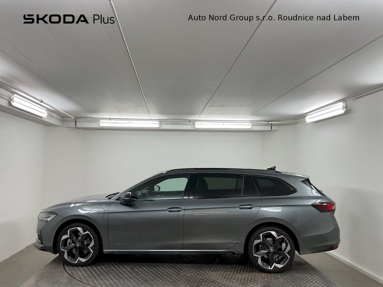 Škoda Superb, SportLine iV 1.5 TSI / 150 kW - fotka 3