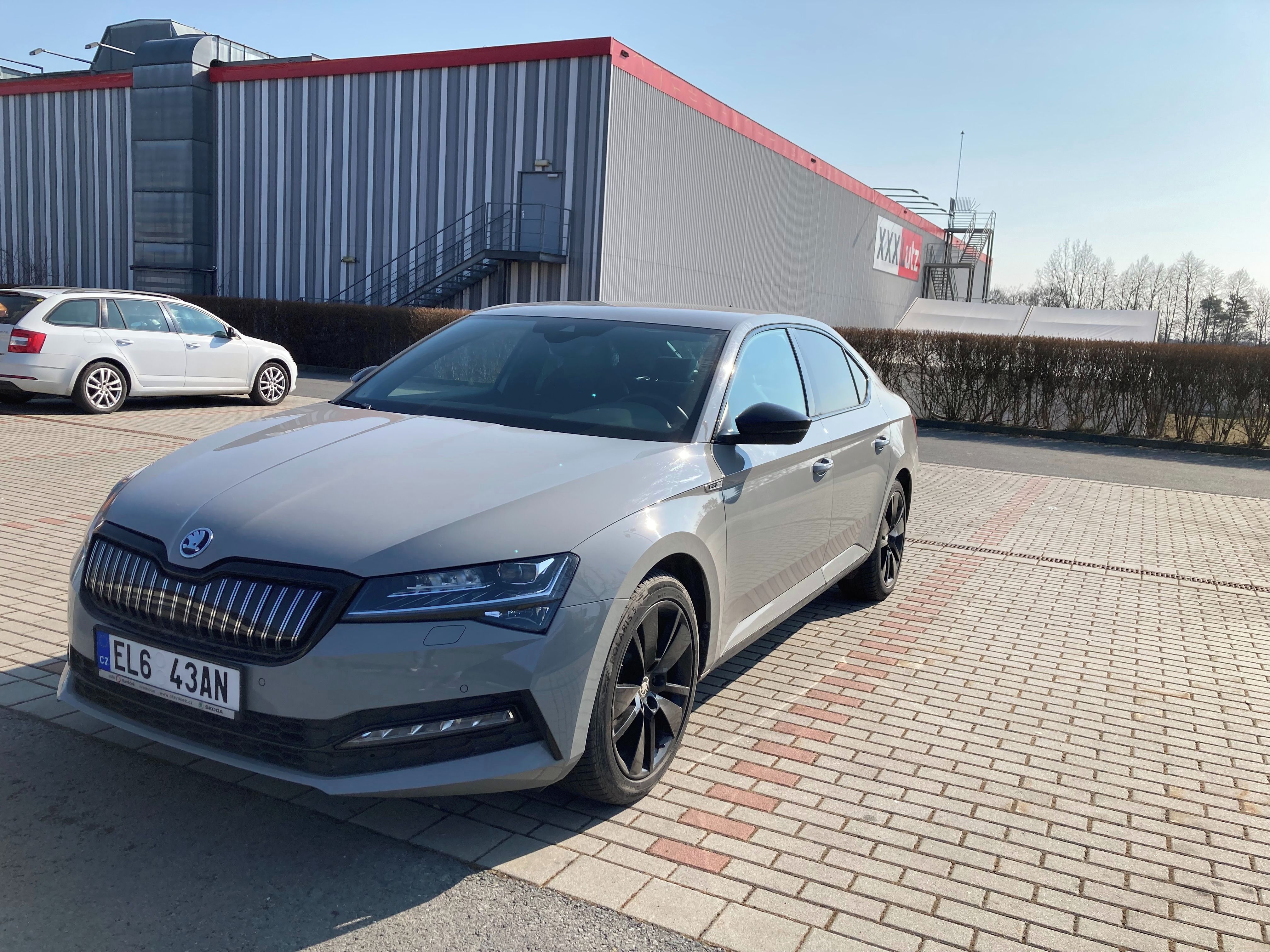 Škoda Superb - fotka 2