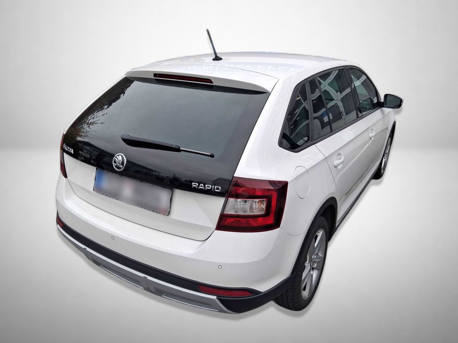 Škoda Rapid, 1.4 TDI, Xenony - fotka 2