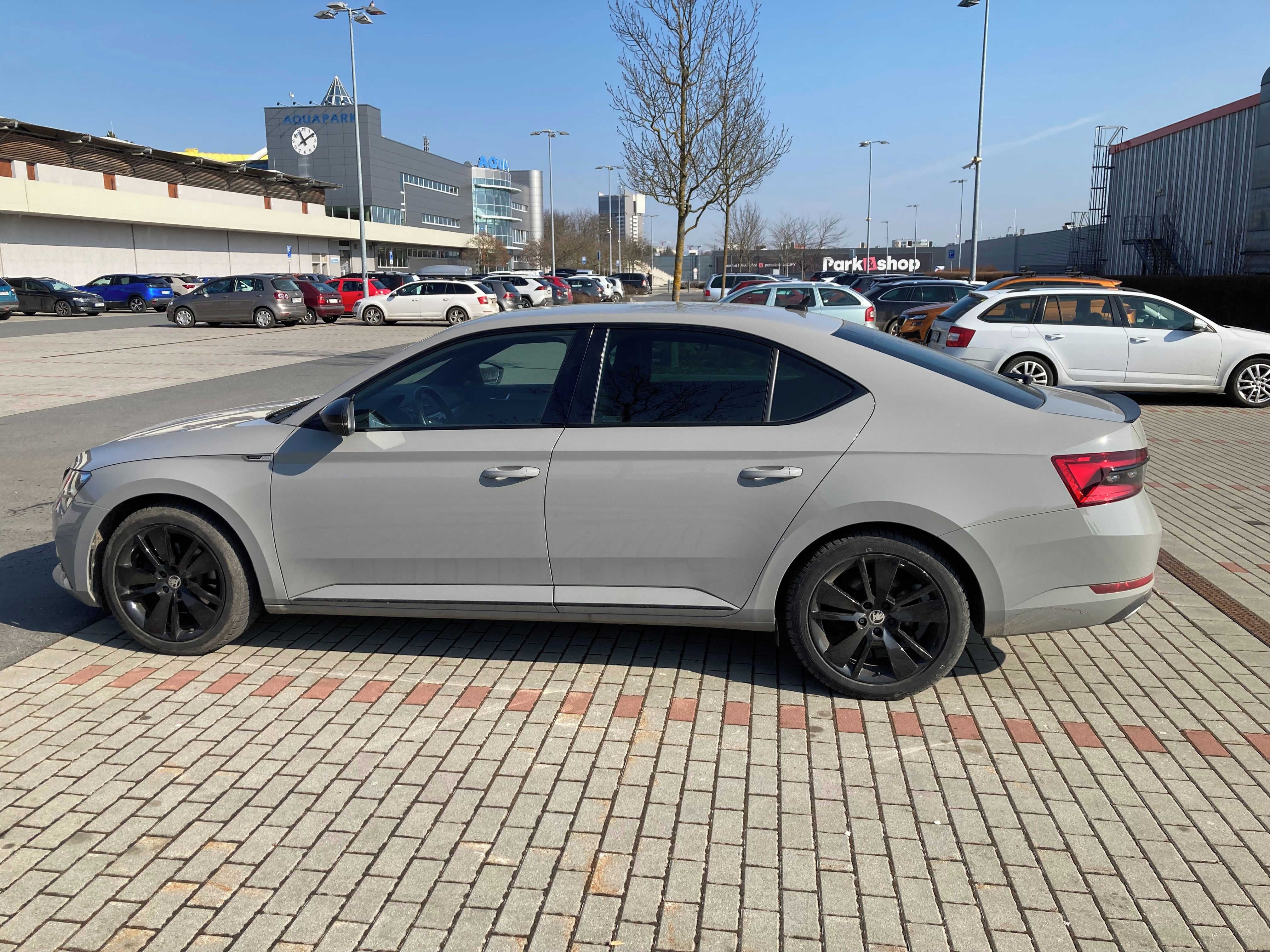 Škoda Superb - fotka 6
