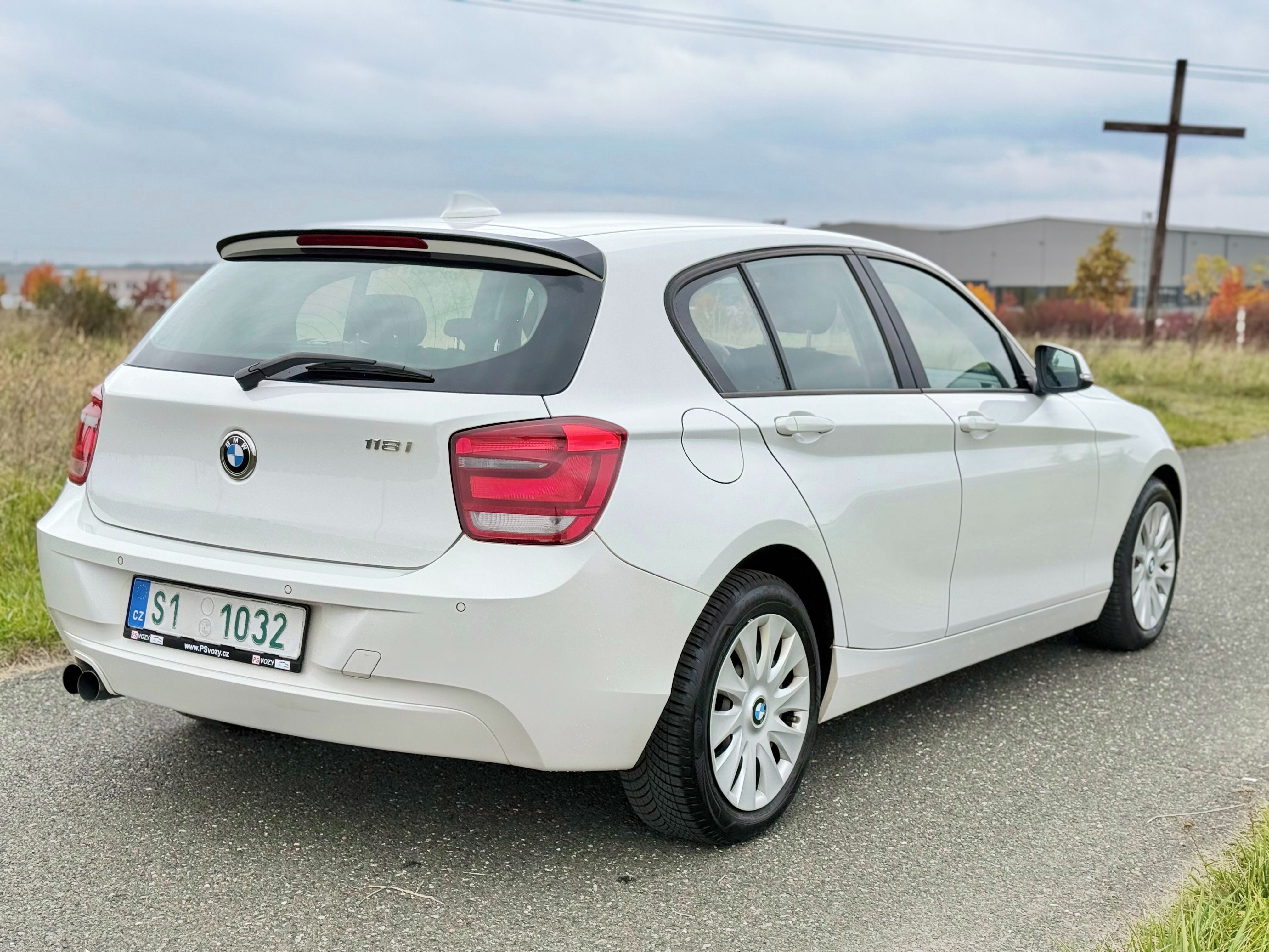 BMW Řada 1, F20 - 118i, 125kw, 4 válec - fotka 2