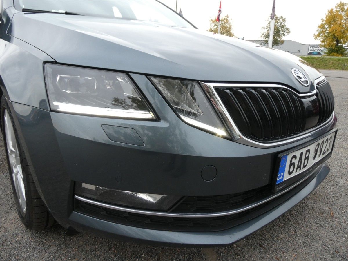Škoda Octavia, 2,0 TDi 110kW DSG STYLE, ČR - fotka 5