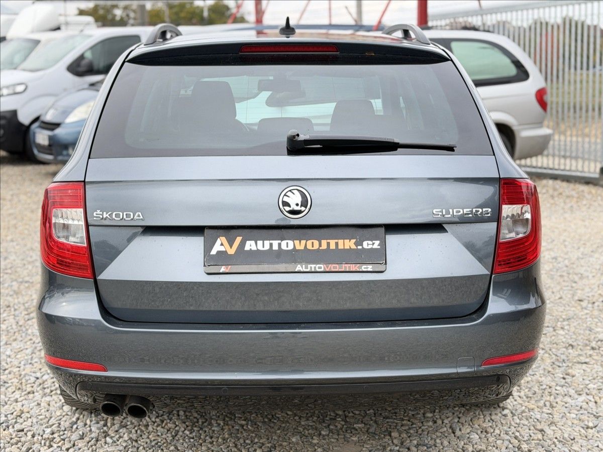 Škoda Superb, 2,0 TDI PO ROZVODECH, NOVÁ STK - fotka 6