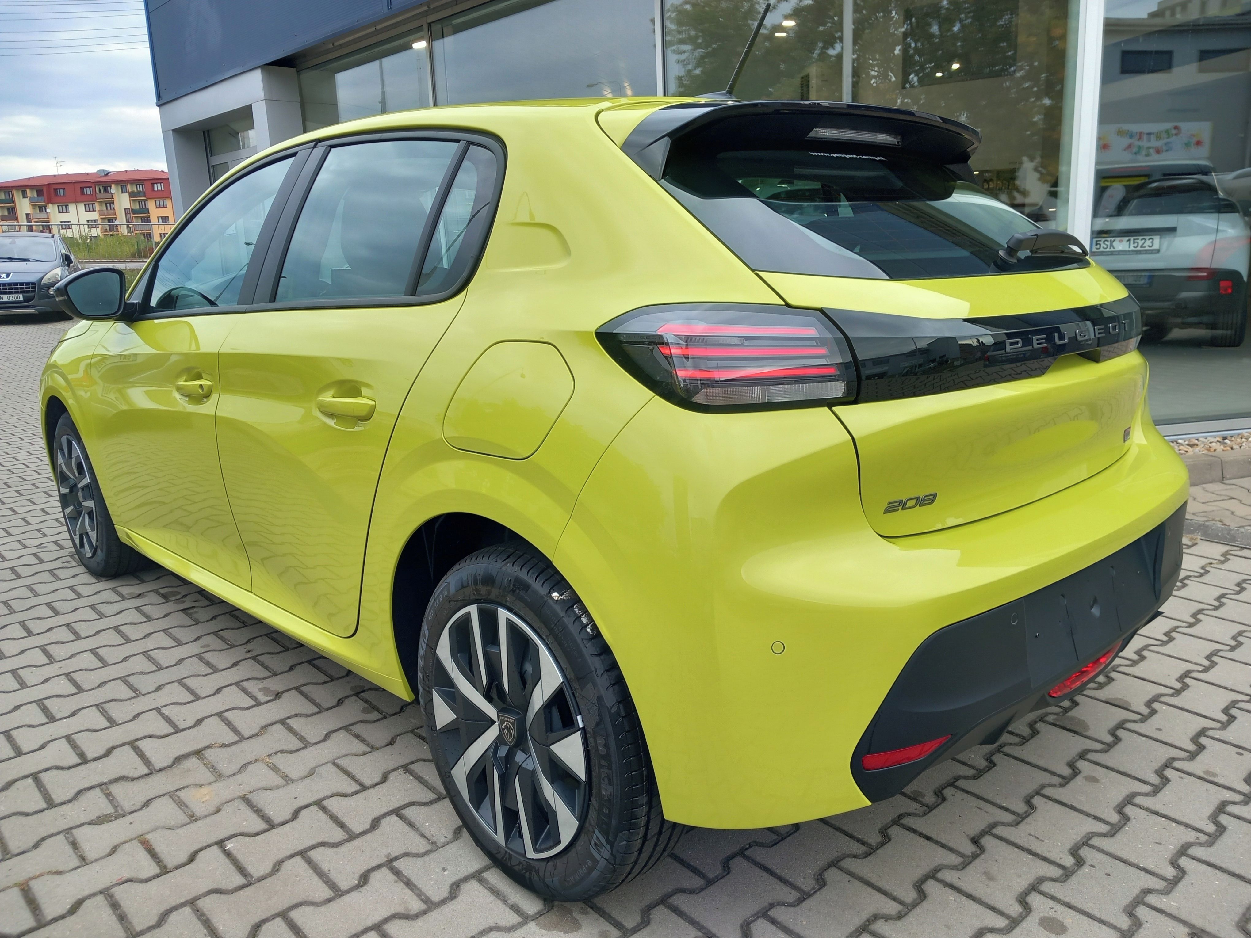 Peugeot 208, STYLE 1.2 TURBO 100 - fotka 4