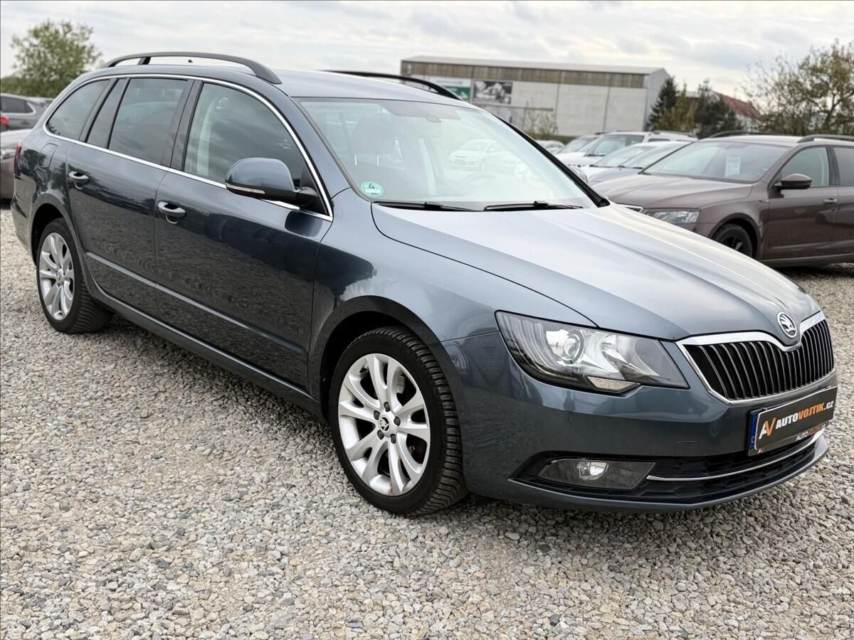 Škoda Superb, 2,0 TDI PO ROZVODECH, NOVÁ STK - fotka 3
