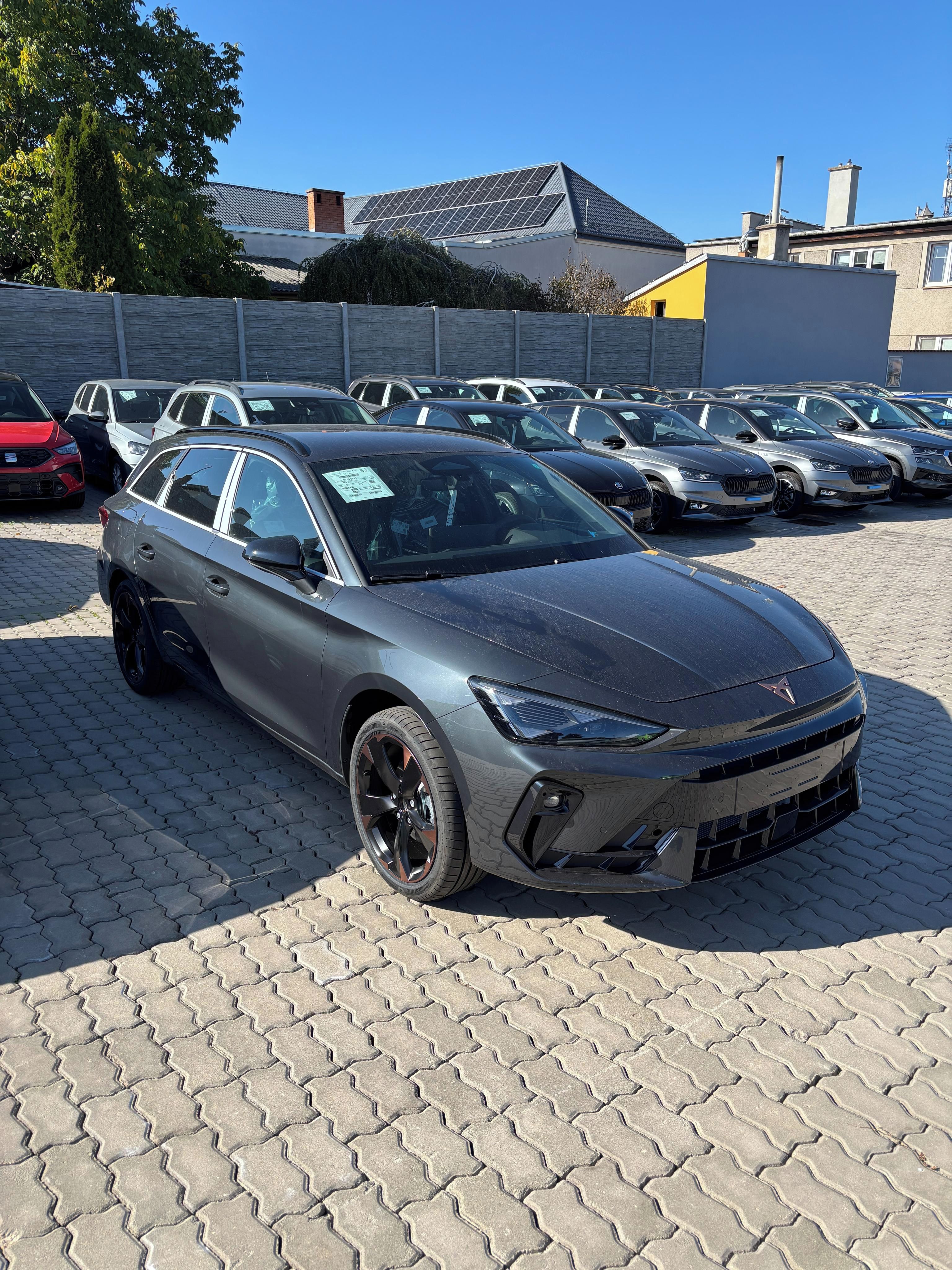 Cupra Leon, 1.5 eTSI 150k DSG - fotka 2