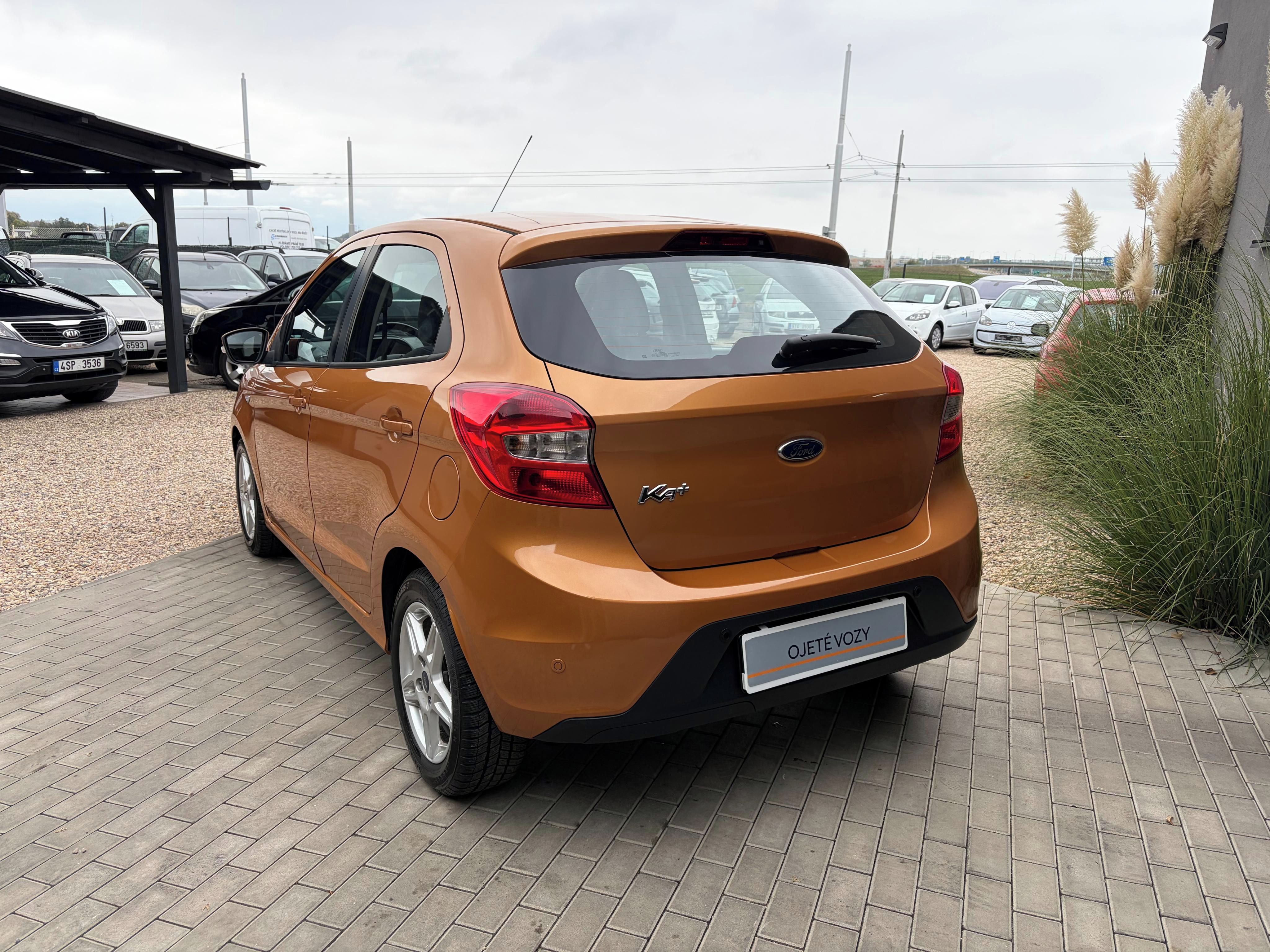 Ford KA+, 1.2i 63kW Ultimate, Nová STK - fotka 5