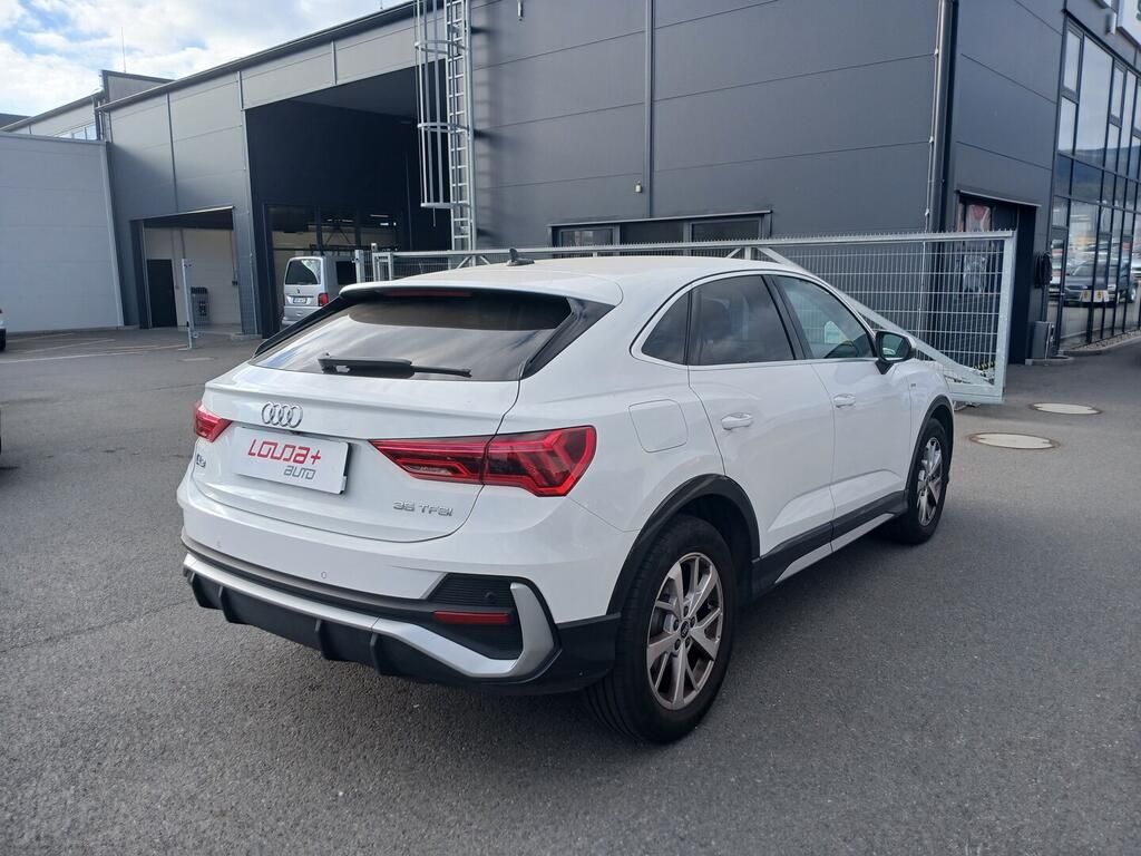 Audi Q3, S-line 1.5 TSI 110 kW - fotka 2