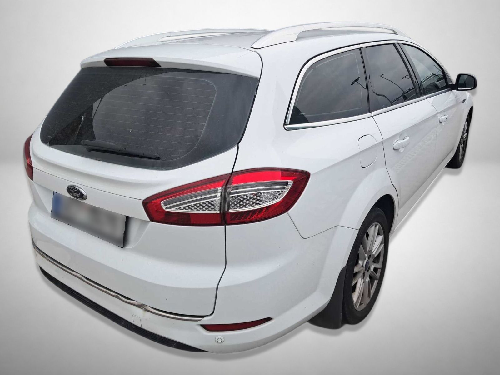 Ford Mondeo, 1.6 EcoBoost, Kožené sedačky - fotka 2