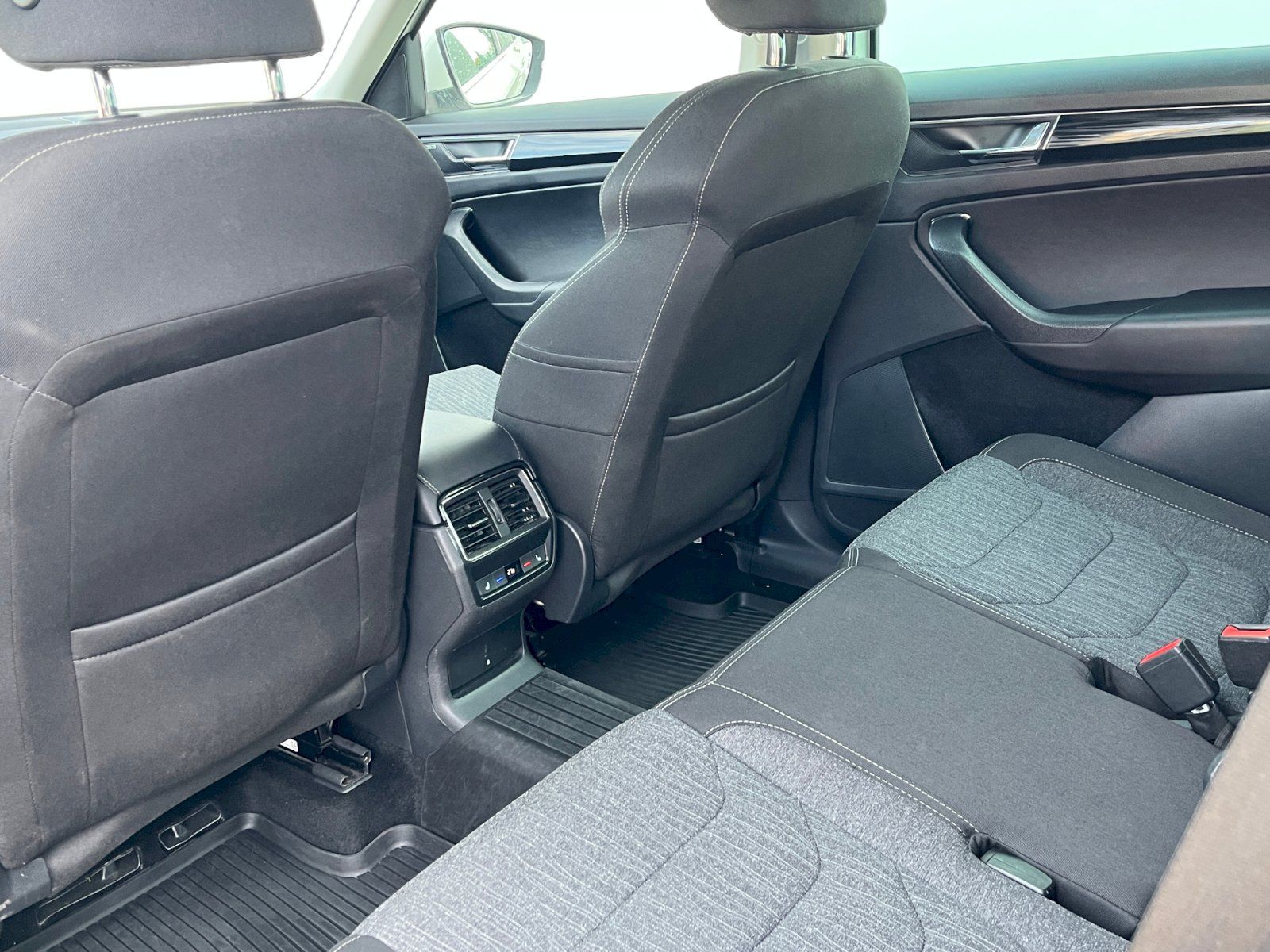 Škoda Kodiaq, 2.0 TDI 140 kW Style 4x4 DSG - fotka 6