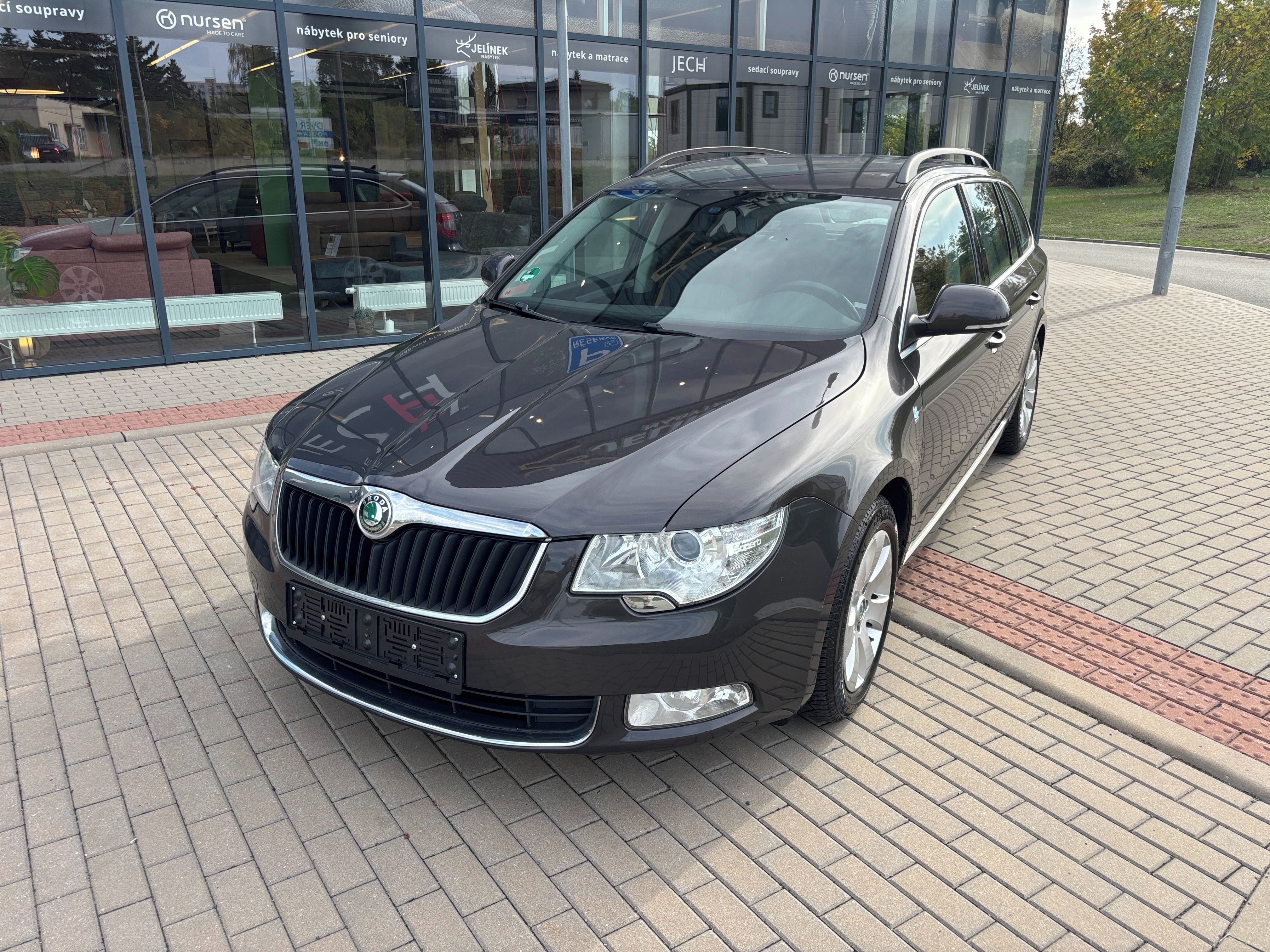 Škoda Superb, 1.6 TDi  77kW - fotka 3